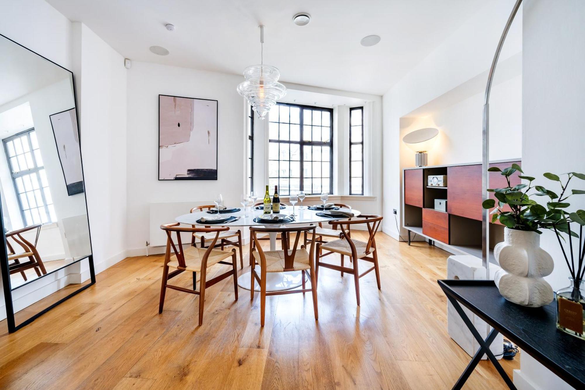 Apartment Luxury Aircon 3 Bedr, 4 Beds, 2 Bath Trafalgar Sq