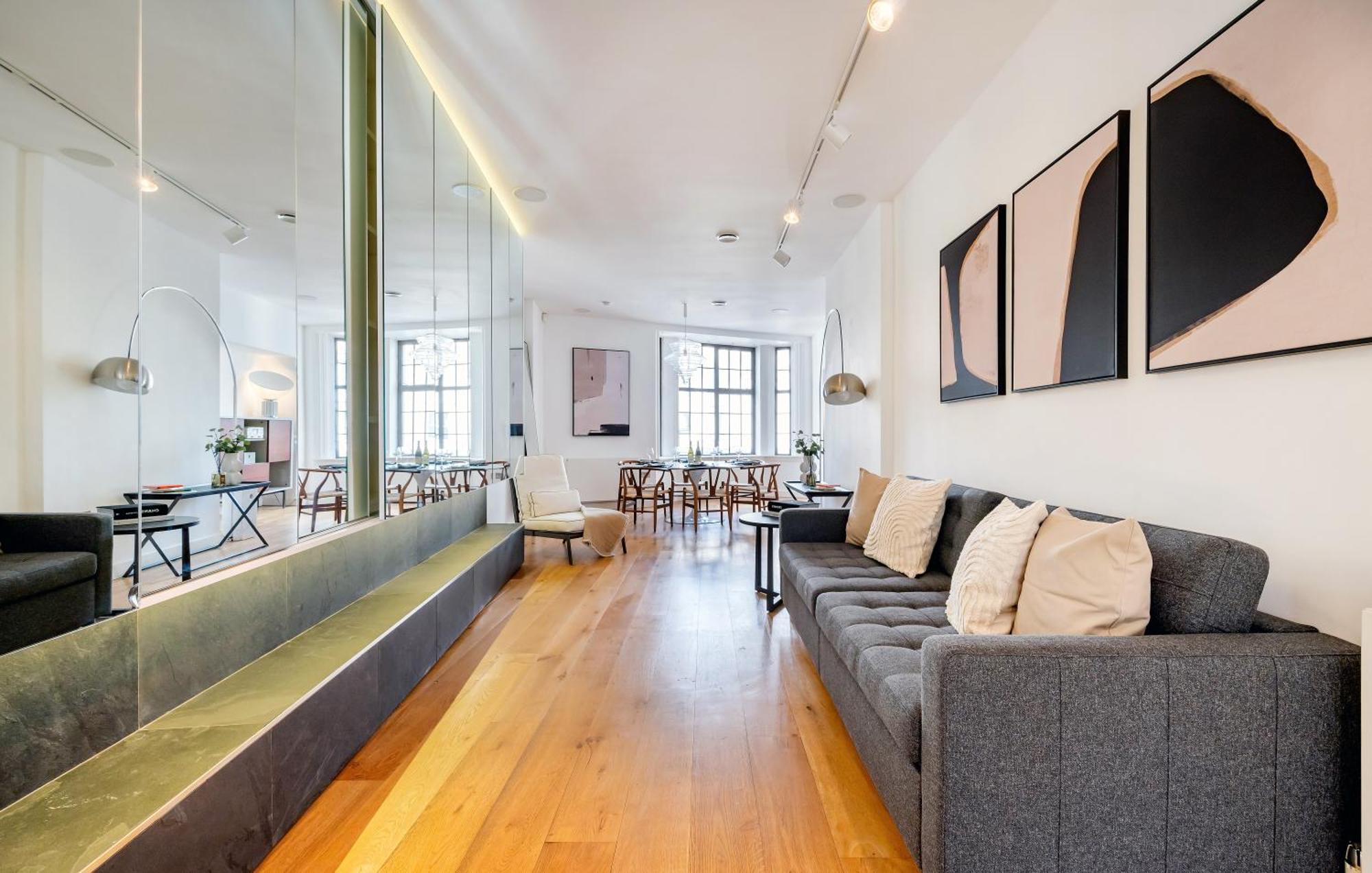 Luxury Aircon 3 Bedr, 4 Beds, 2 Bath Trafalgar Sq *