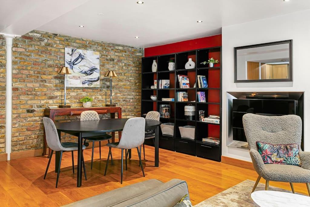 Stylish Next To Paddington Station Apartment