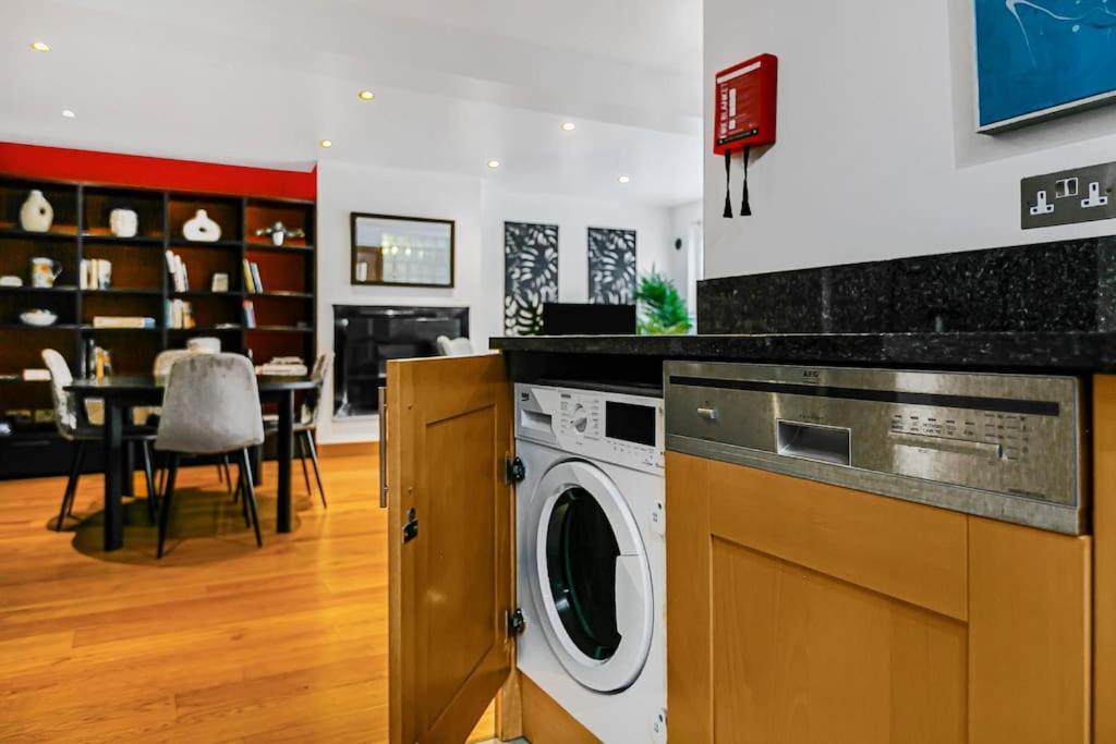 Stylish Next To Paddington Station London