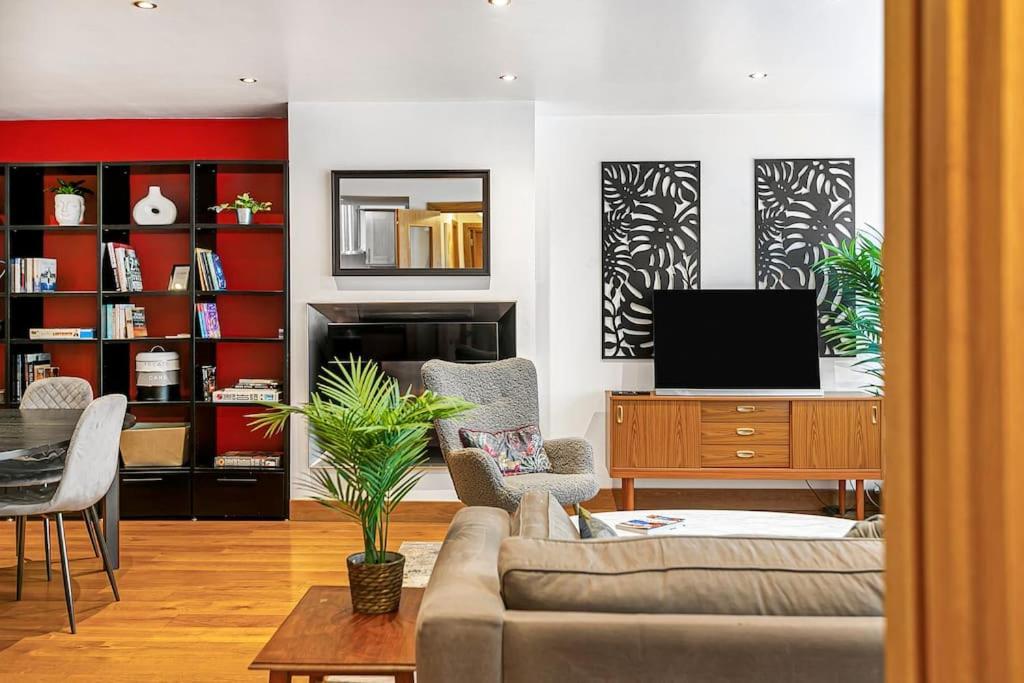 Stylish Next To Paddington Station Apartment London