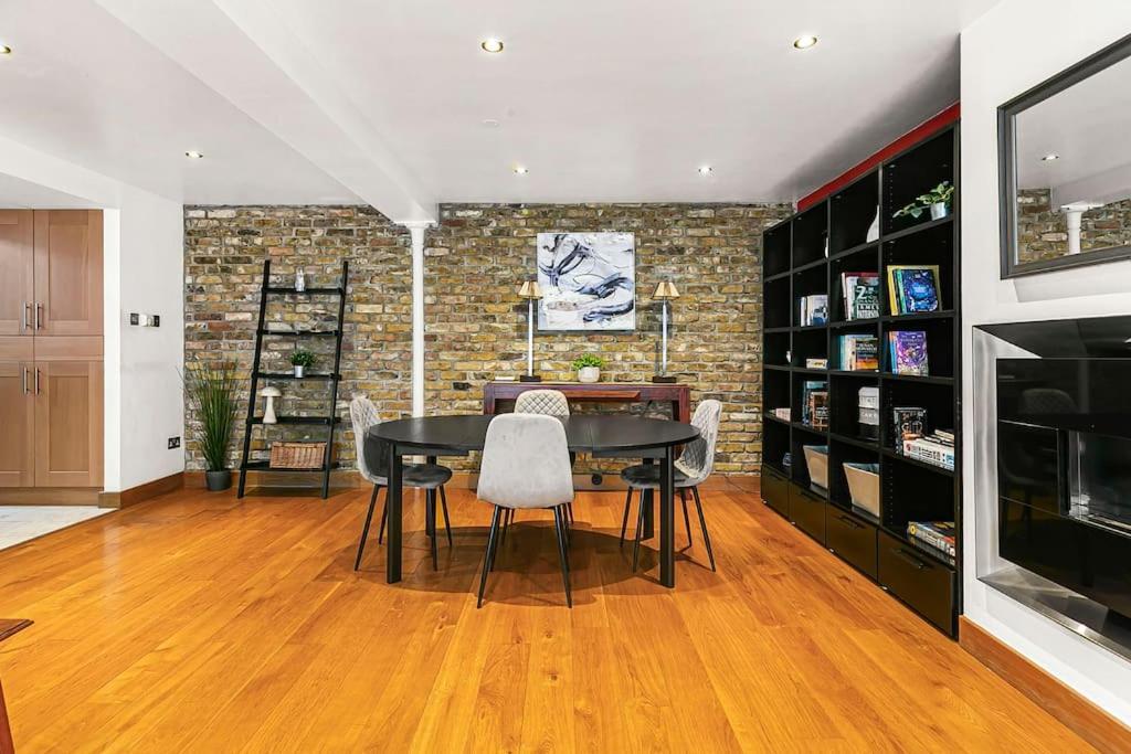Stylish Next To Paddington Station Apartment London