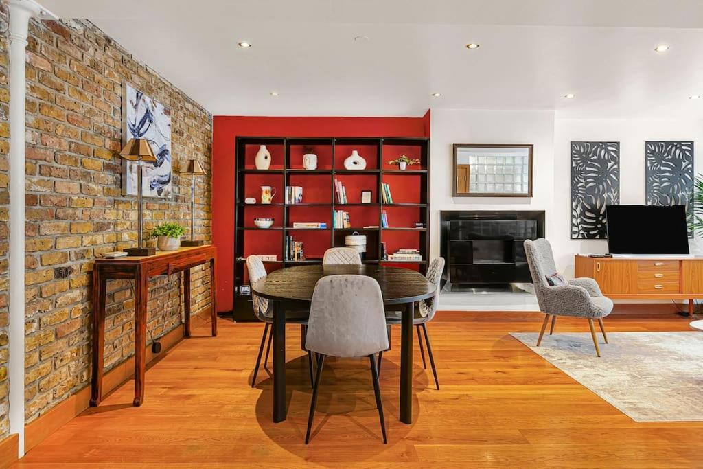 Stylish Next To Paddington Station Apartment