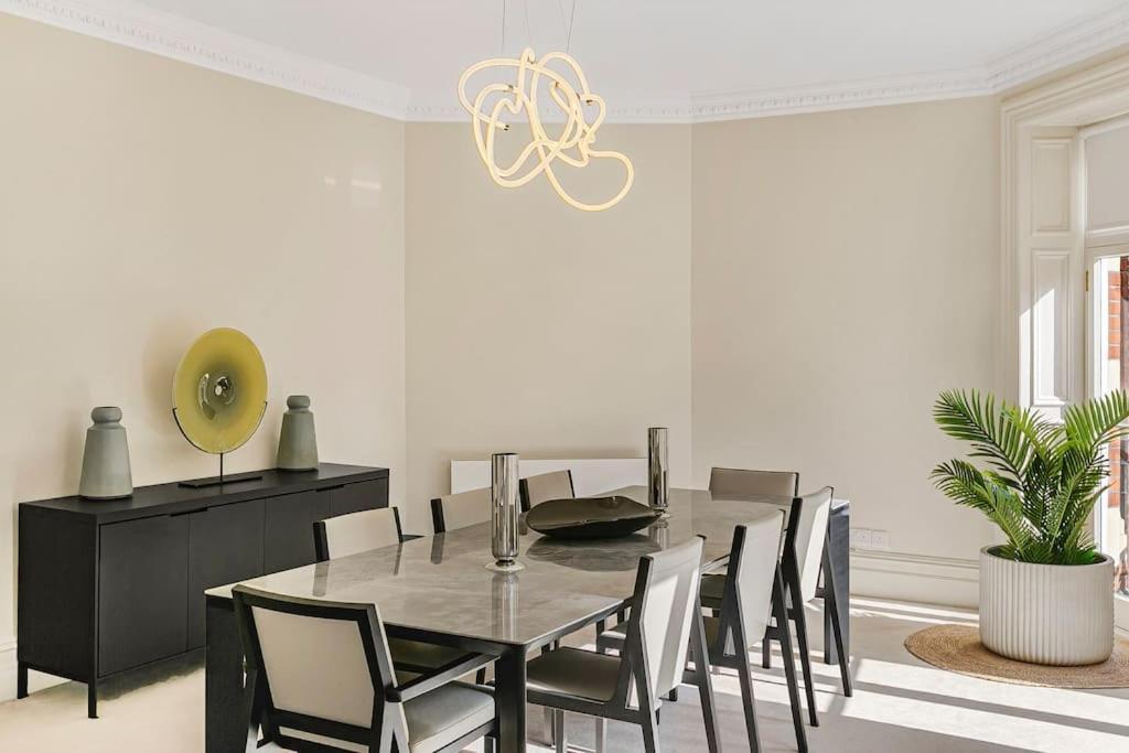 Cadogan Gardens Vip Apartment London