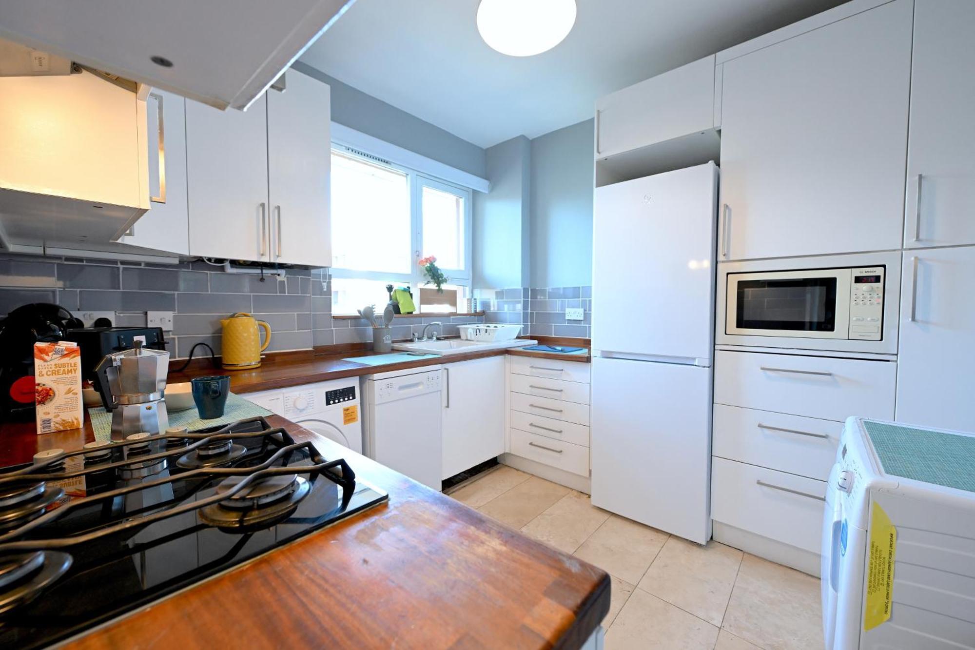 3 Bed Flat In King's Cross Station - Zone 1 Apartment *
