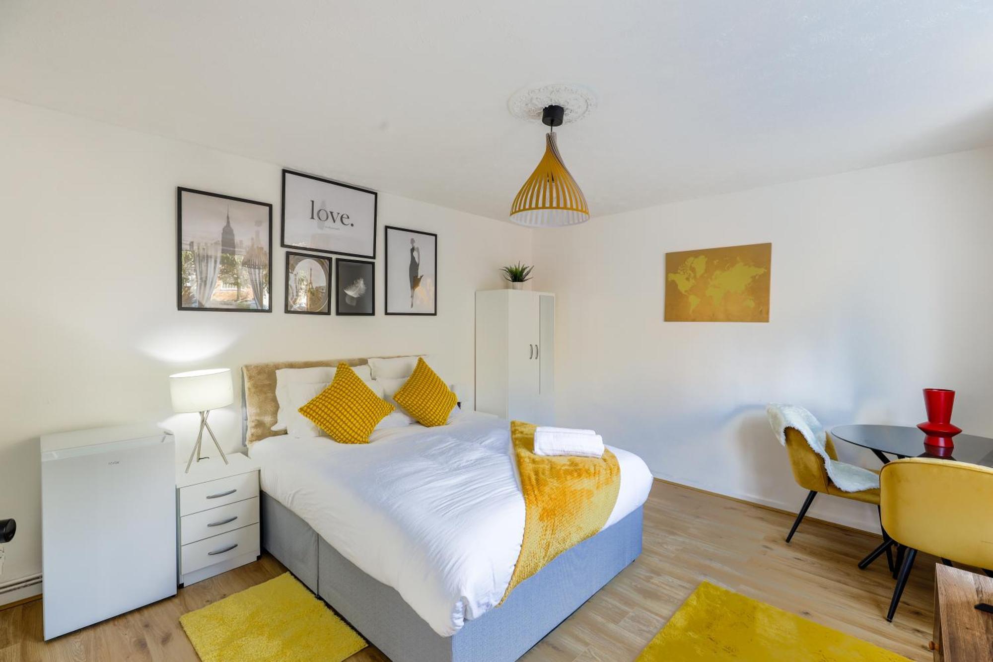 Guest house Opulent Heights
