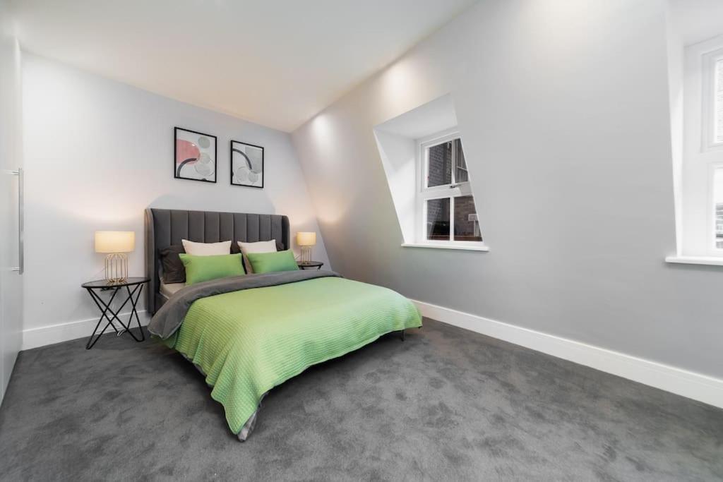 Luxaway Mews House St Johns Wood - Sleeps Up To 11 Holiday home