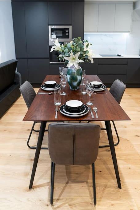 Luxaway Mews House St Johns Wood - Sleeps Up To 11 Holiday home *