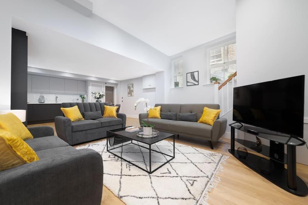 Luxaway Mews House St Johns Wood - Sleeps Up To 11 London