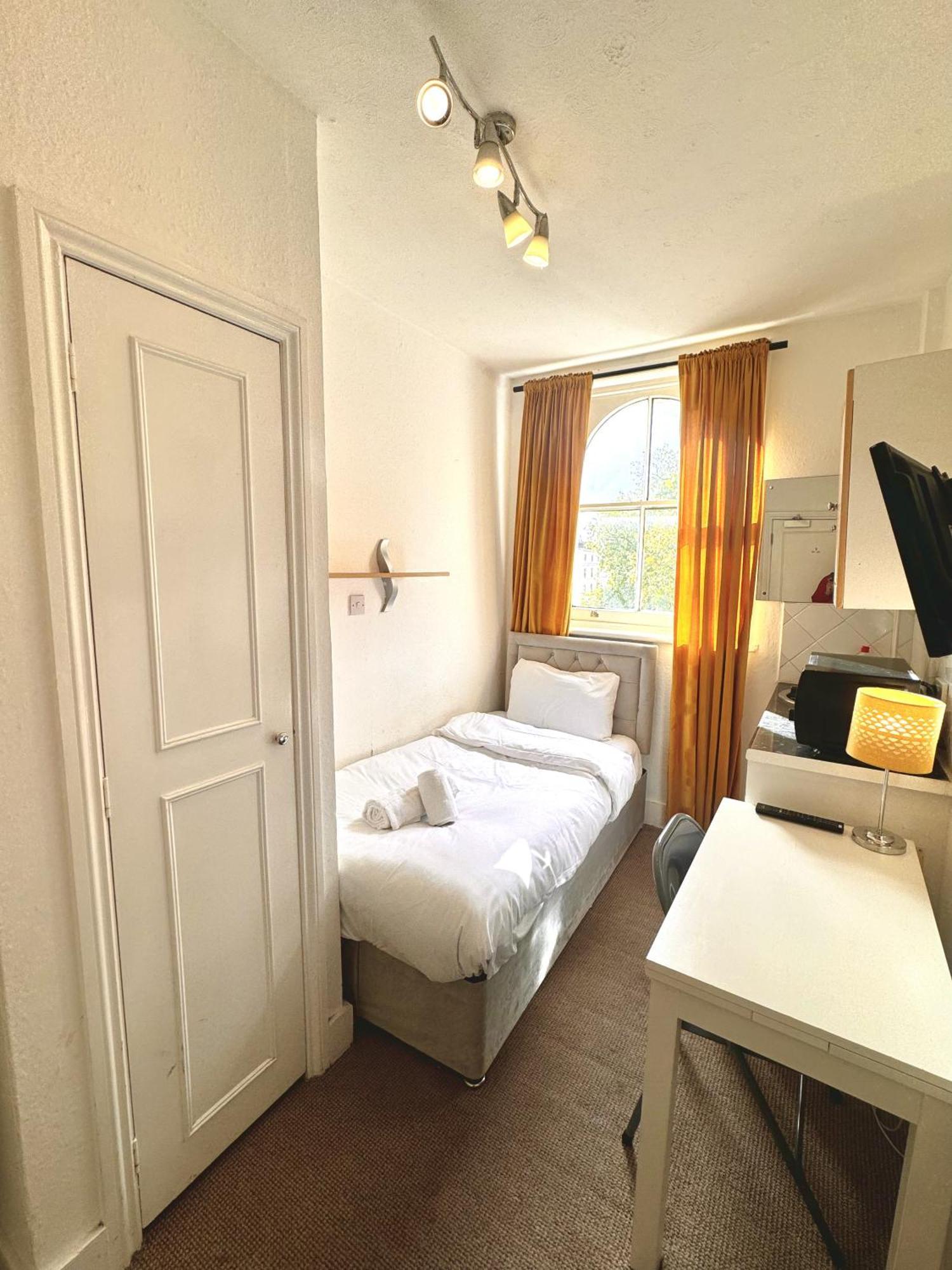 Collection - Bayswater Aparthotel 3*