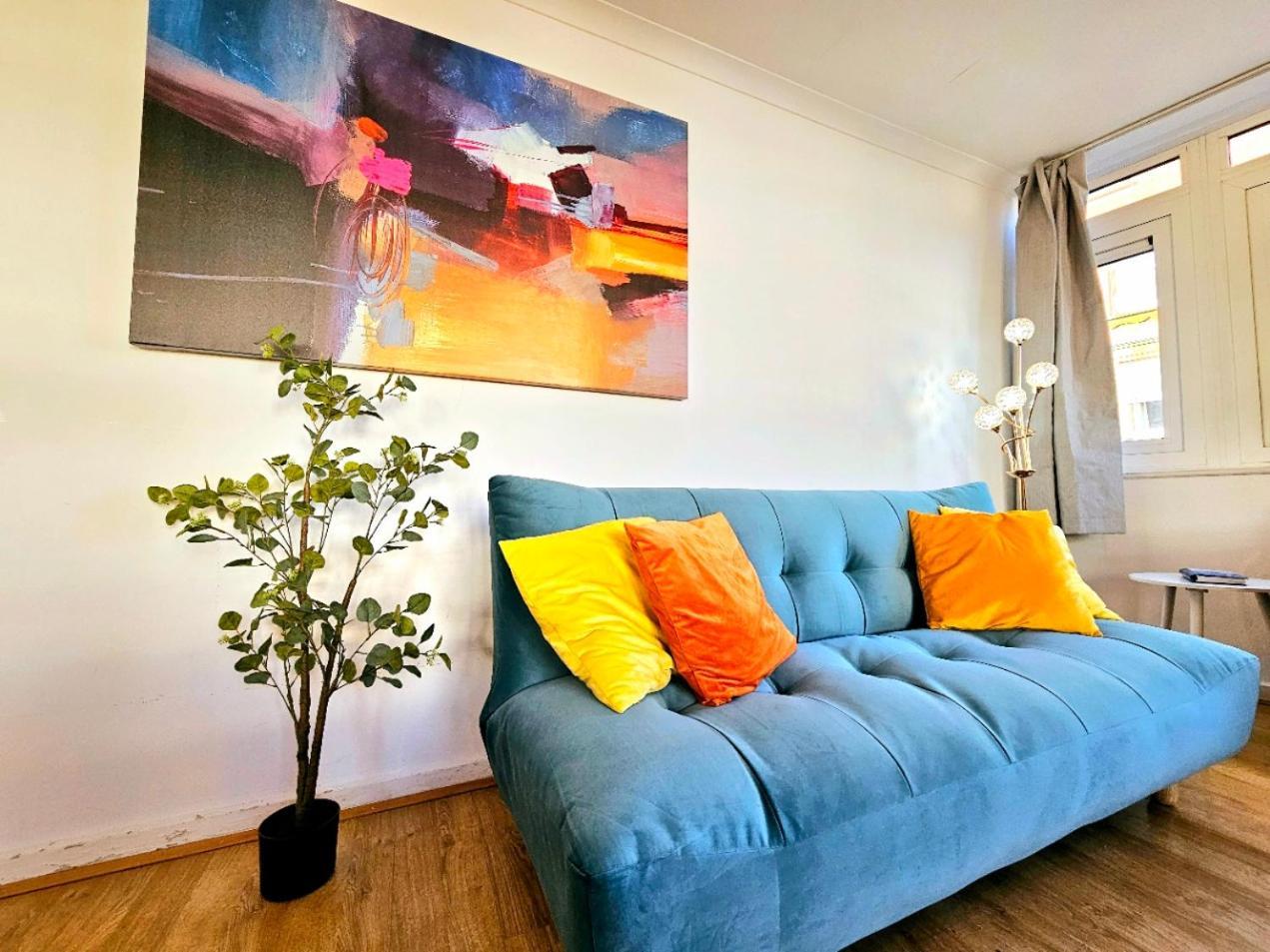Bright & Spacious In Building With Lift, Right Next To Bayswater Station - Walk To Kensington Palace, Hyde Park, Little Venice & Notting Hill Apartamento