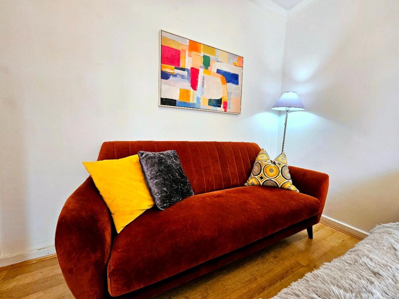 Bright & Spacious In Building With Lift, Right Next To Bayswater Station - Walk To Kensington Palace, Hyde Park, Little Venice & Notting Hill * Londres