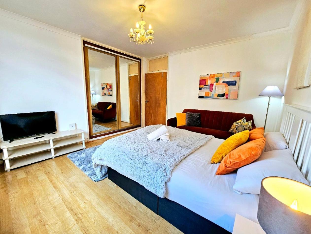Bright & Spacious In Building With Lift, Right Next To Bayswater Station - Walk To Kensington Palace, Hyde Park, Little Venice & Notting Hill Apartamento *