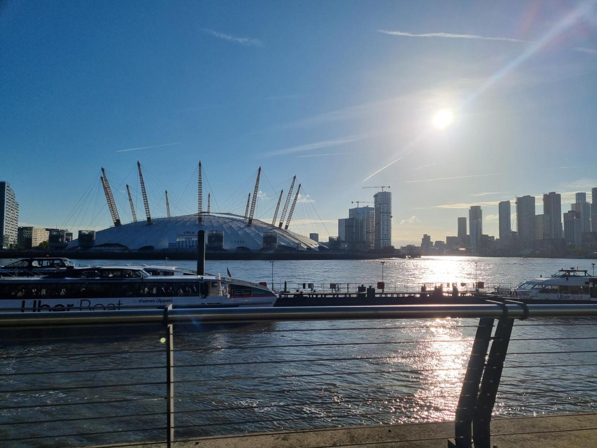 Luxury Apartment-business-relocation-canary Wharf * London