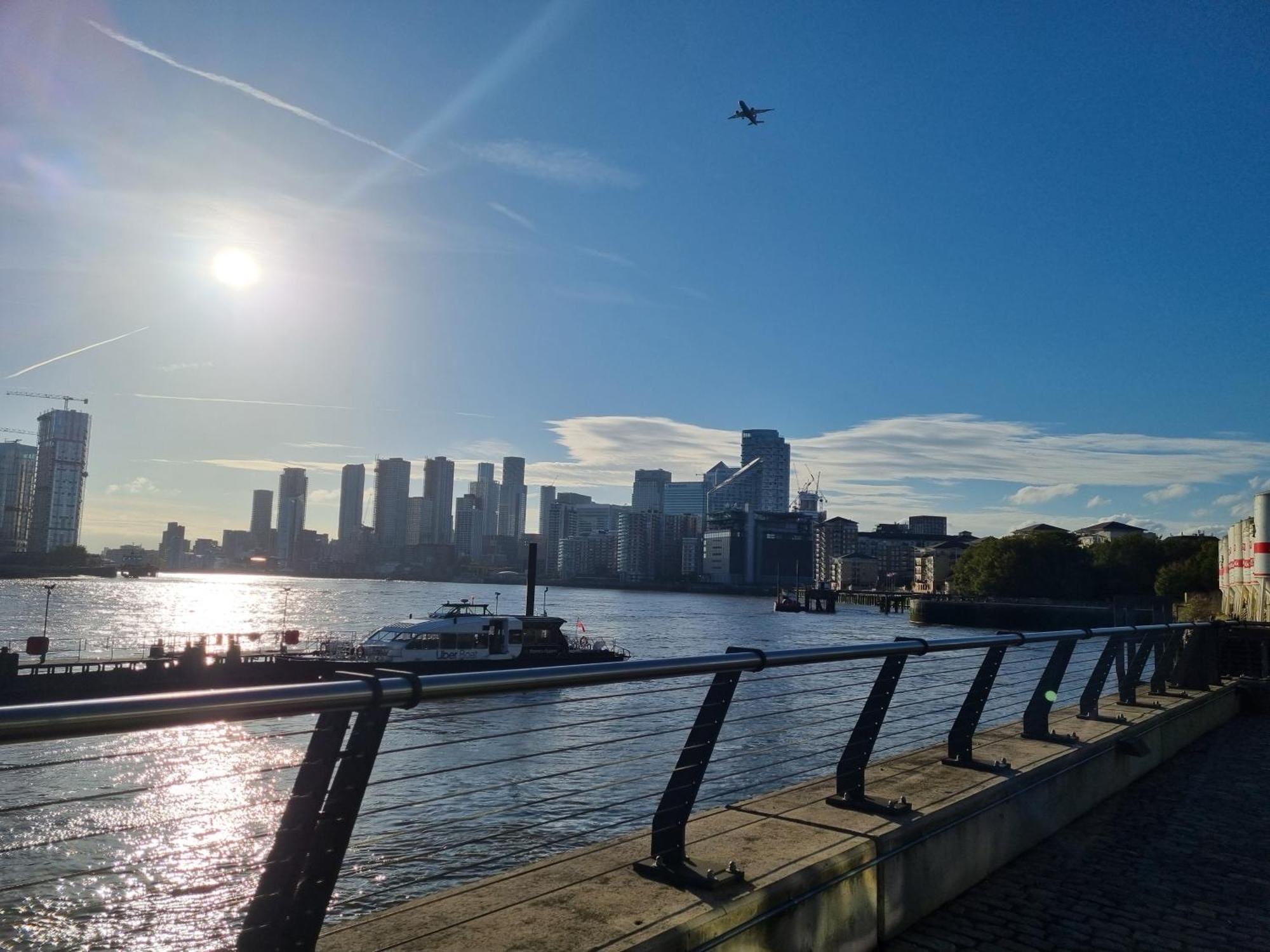 Luxury Apartment-business-relocation-canary Wharf Apartment