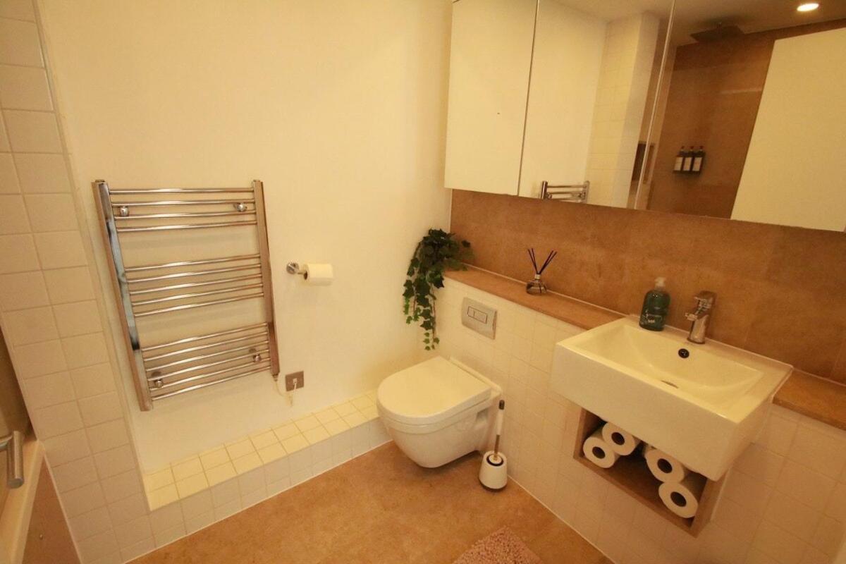 Ft6 Penthouse * London