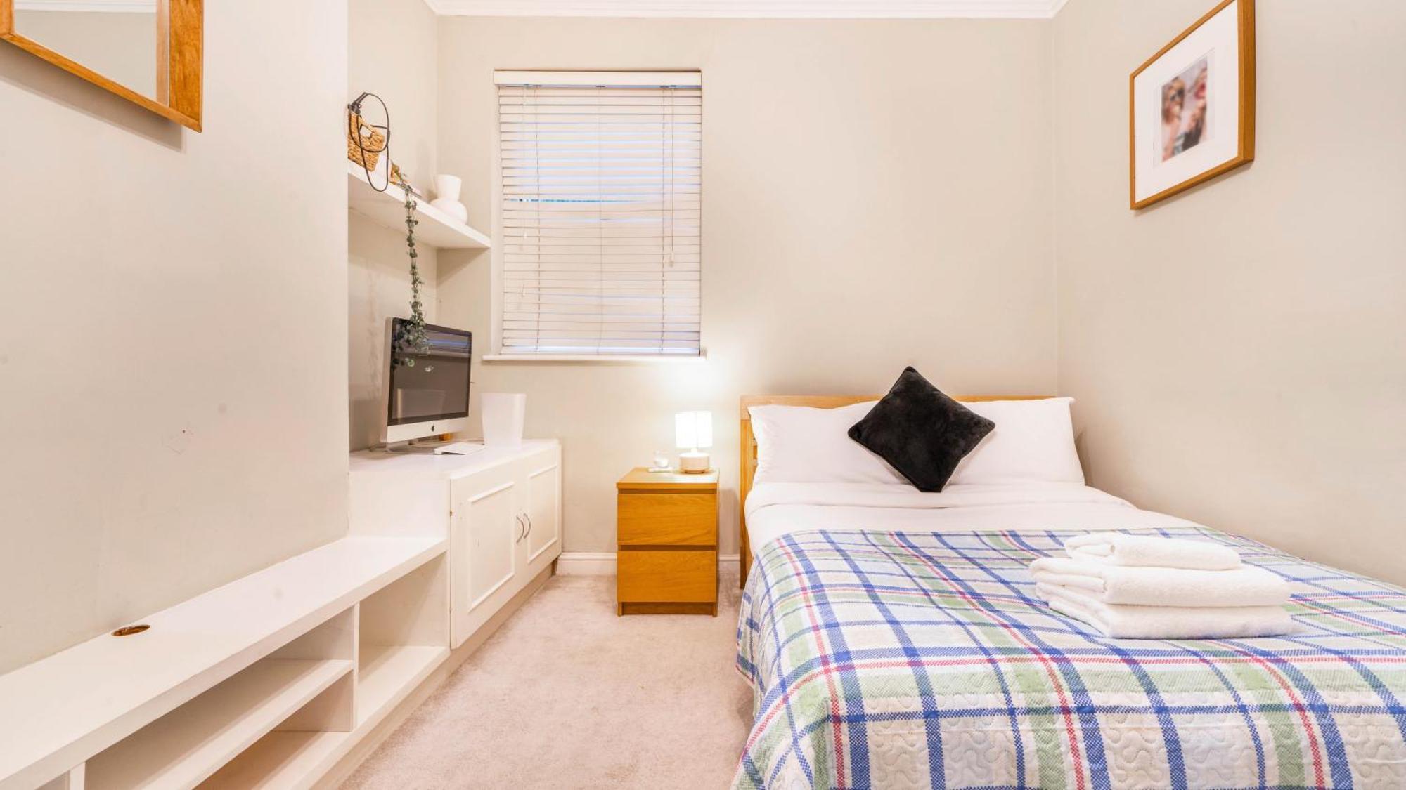 Spacious 2-bed Ground Floor Flat With Private Garden Apartamento Londres