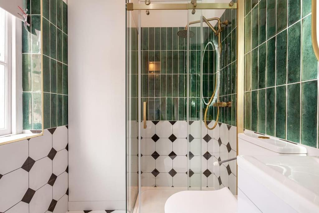 Luxurious Near Paddington St - 4 Apartment