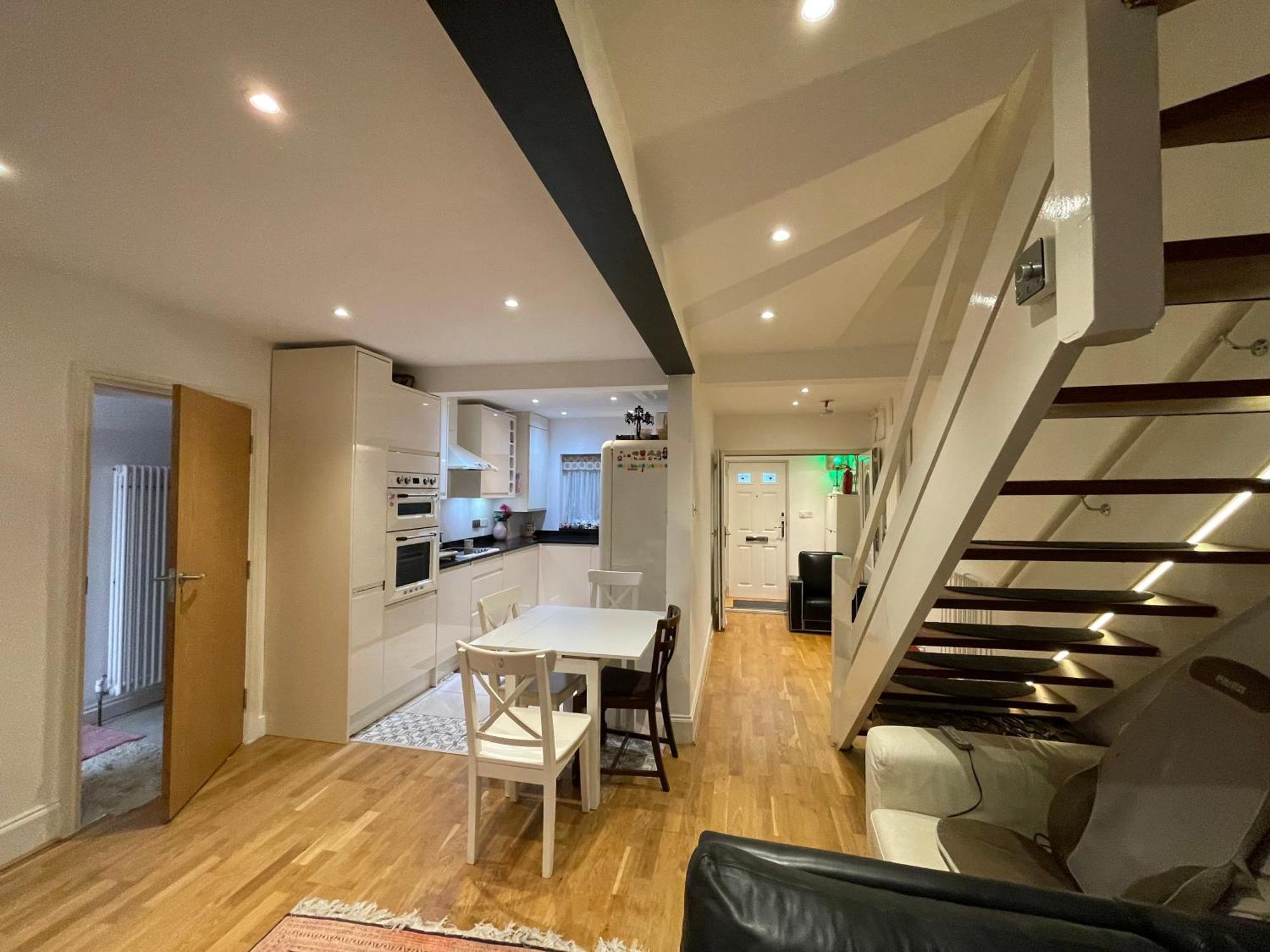 Villa Luxury 4 Bedroom House With 4 Bathrooms - Elizabeth Line & Acton Stations At Walking Distance *