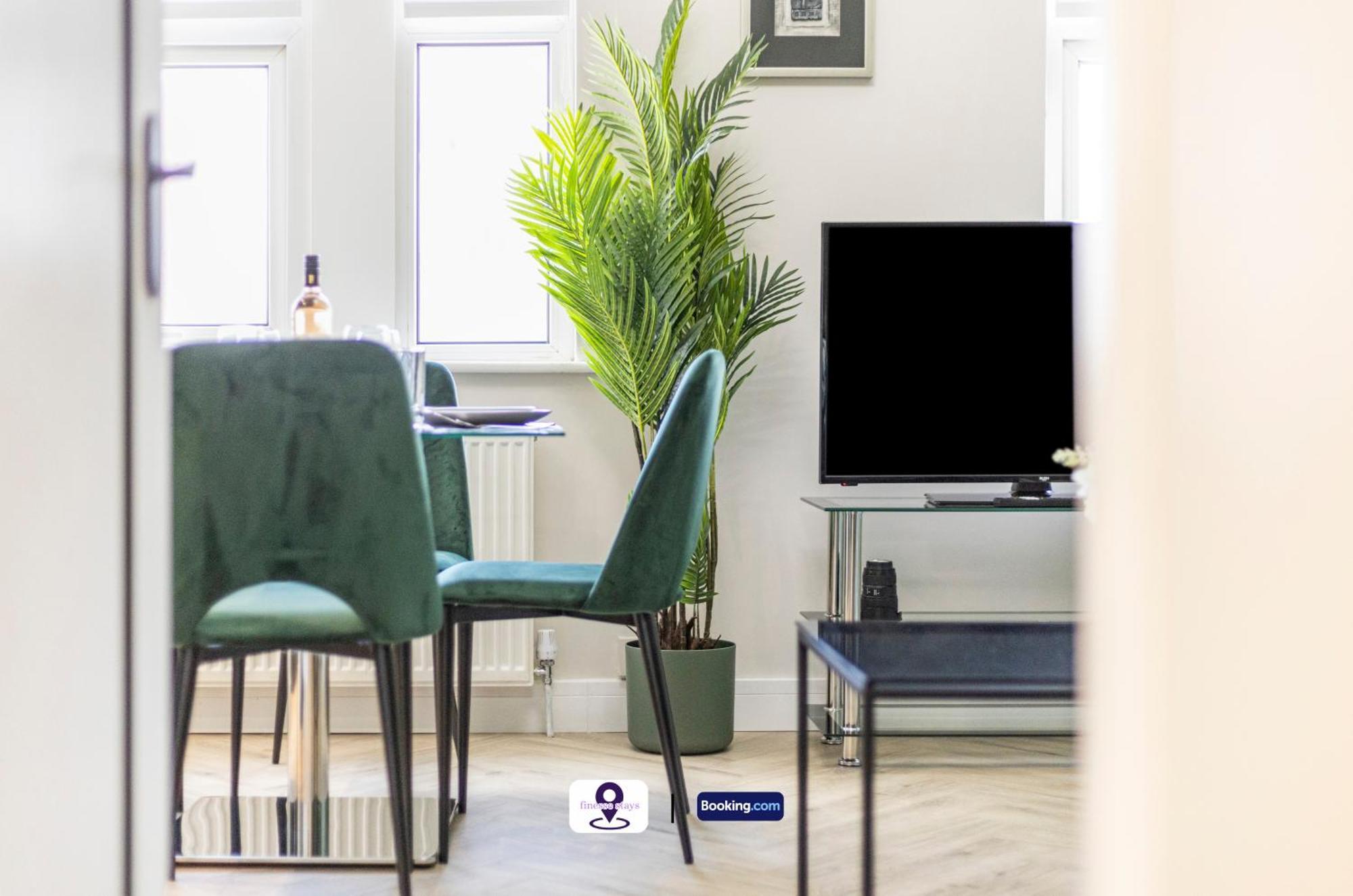 Last-minute Grab ! Limited Time L Exclusive On 2 Bedroom, High Spec Luxury Flat By Finesse Short Lets & Serviced With Free Wifi Londres