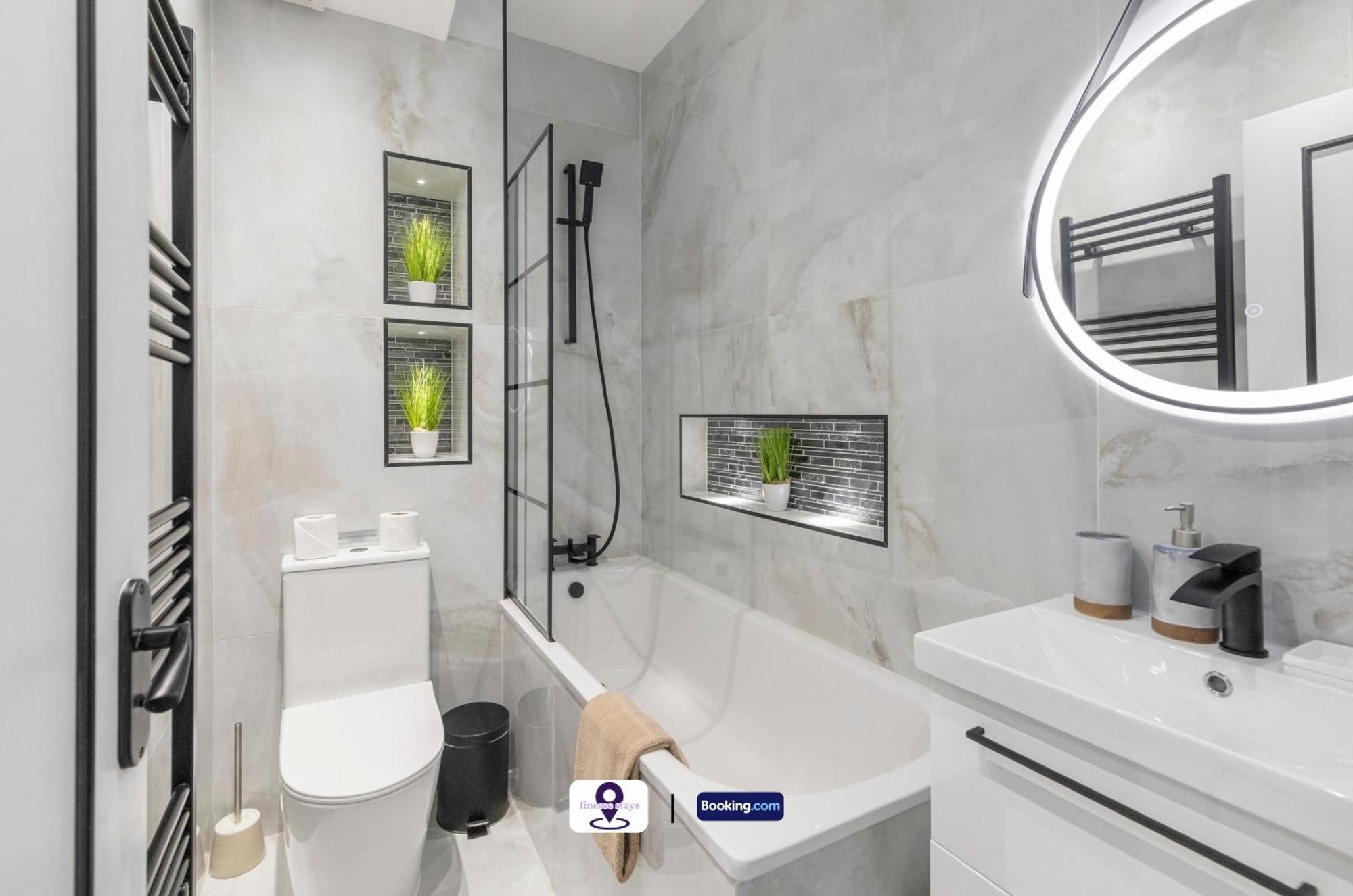 Last-minute Grab ! Limited Time L Exclusive On 2 Bedroom, High Spec Luxury Flat By Finesse Short Lets & Serviced With Free Wifi * Londres