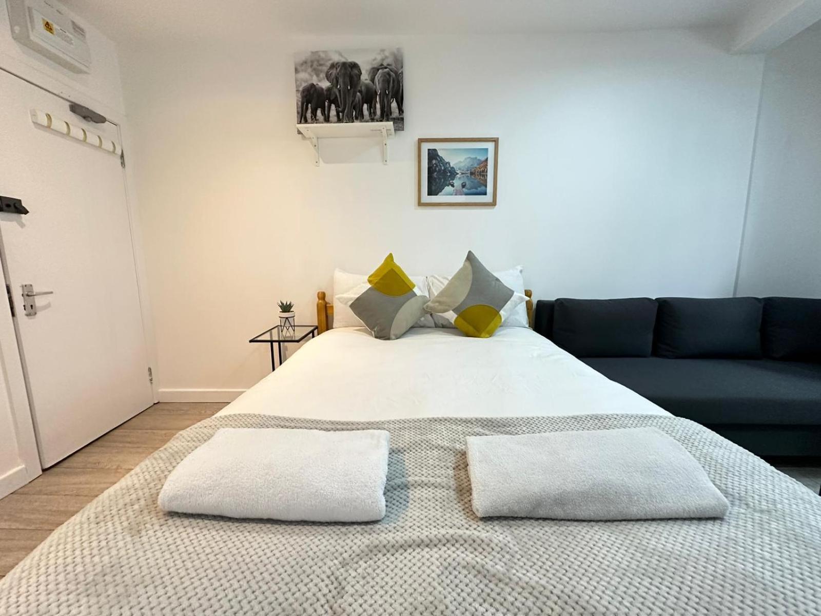 Apartment Affordable Studio In *