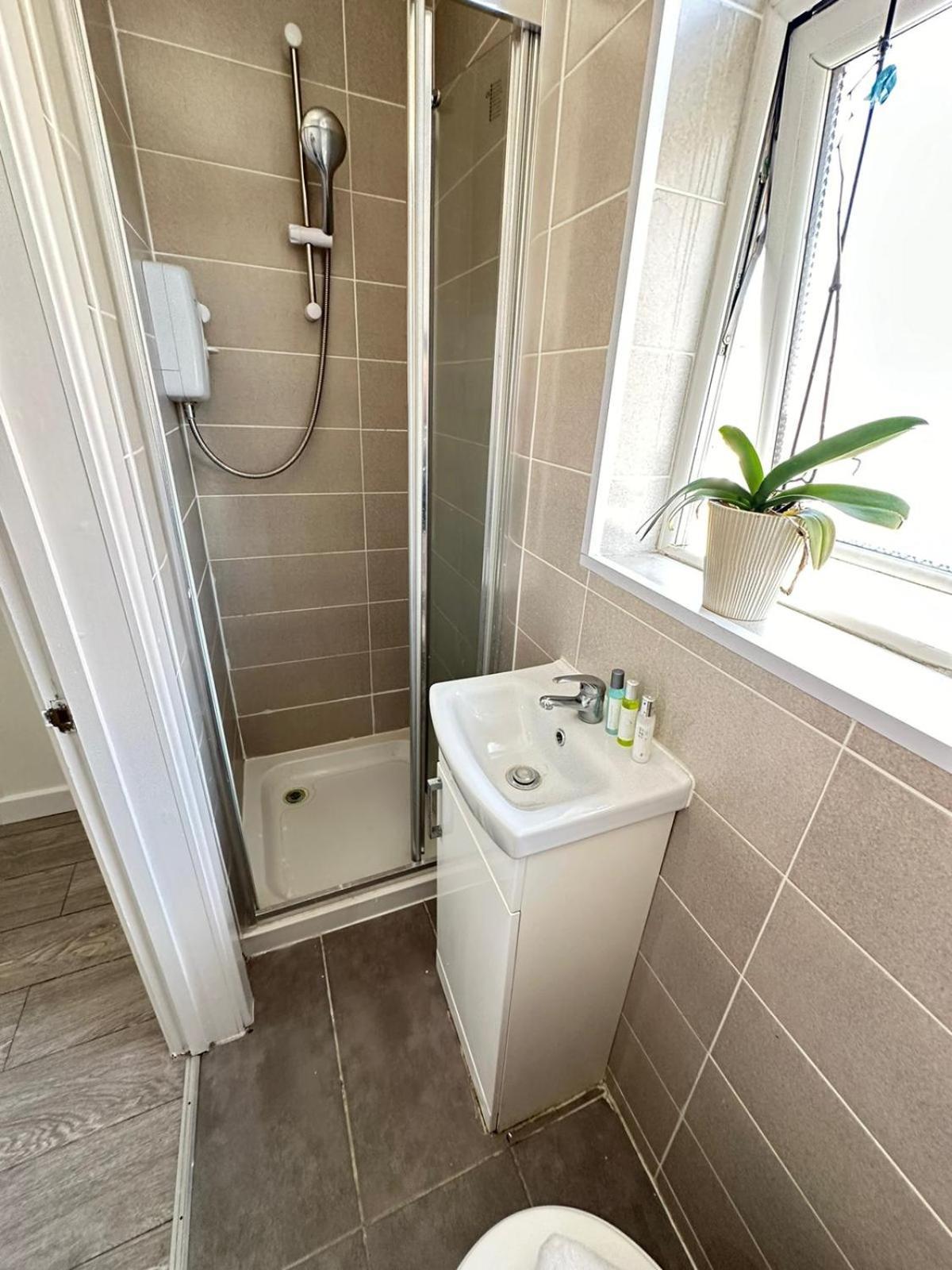 Affordable Studio In Apartment