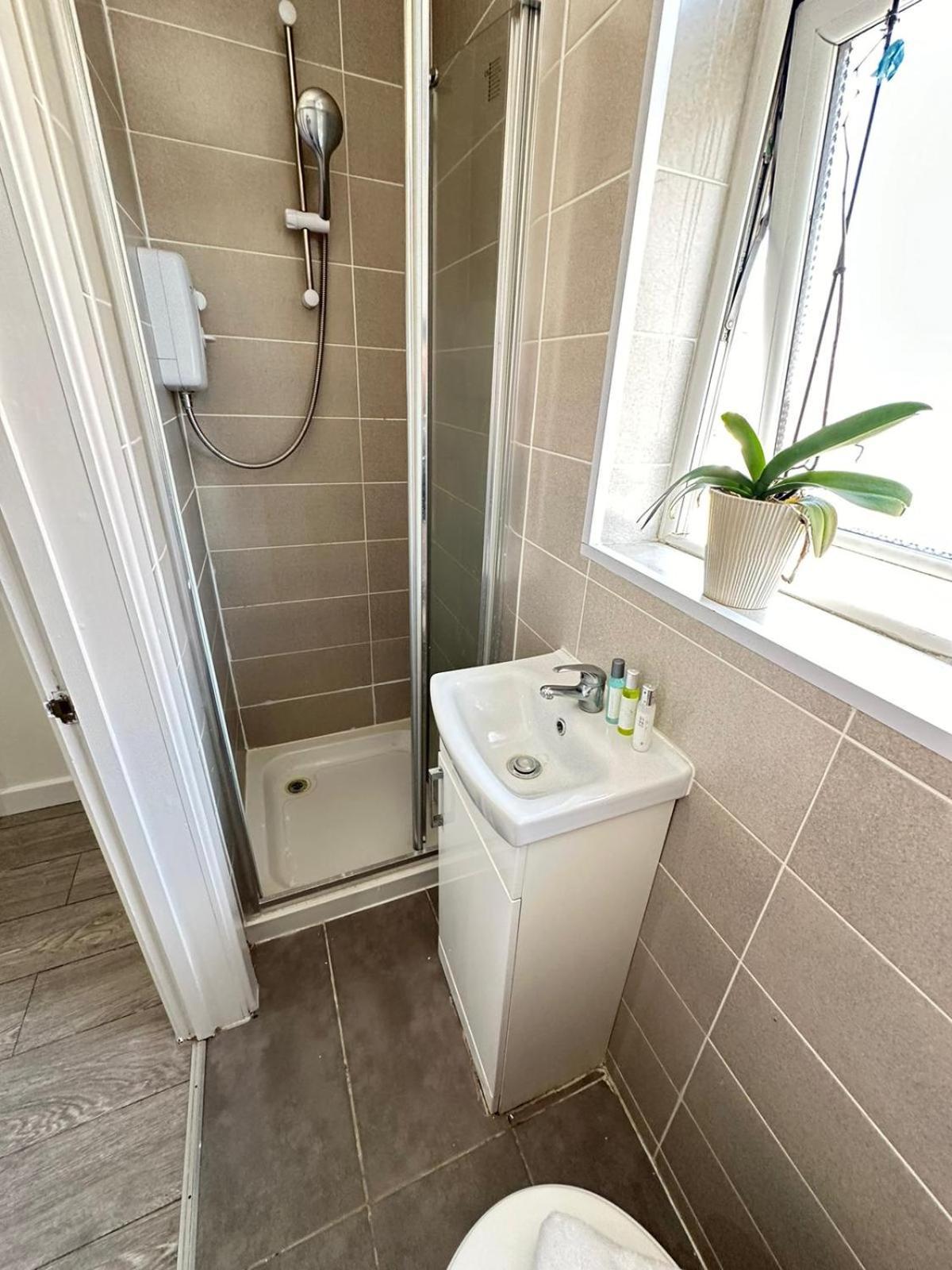 Apartment Affordable Studio In
