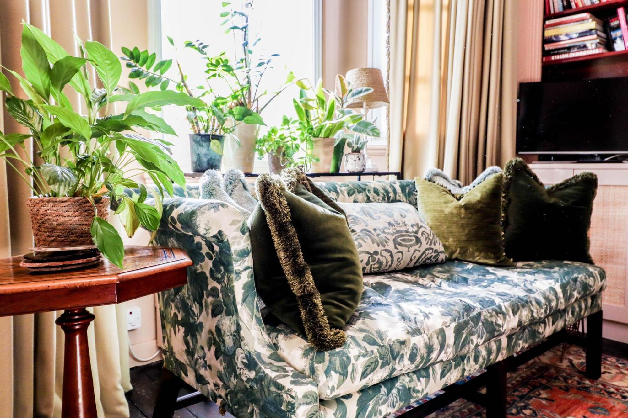 Apartment Elegant Flat With Stylish Decor *