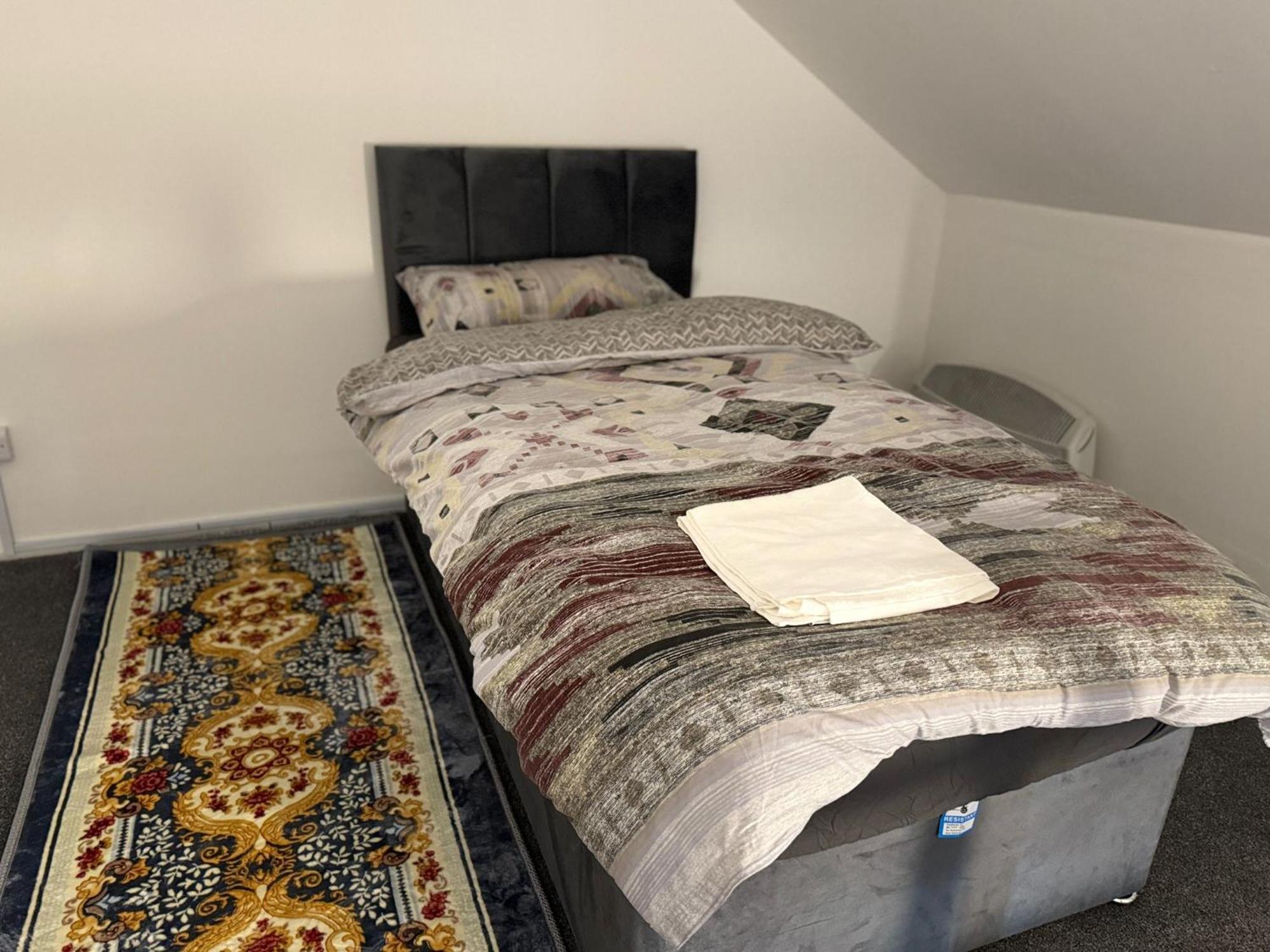 Apartamento With 3 Beds- 20 Min From Bridge And Gatwick Airport *
