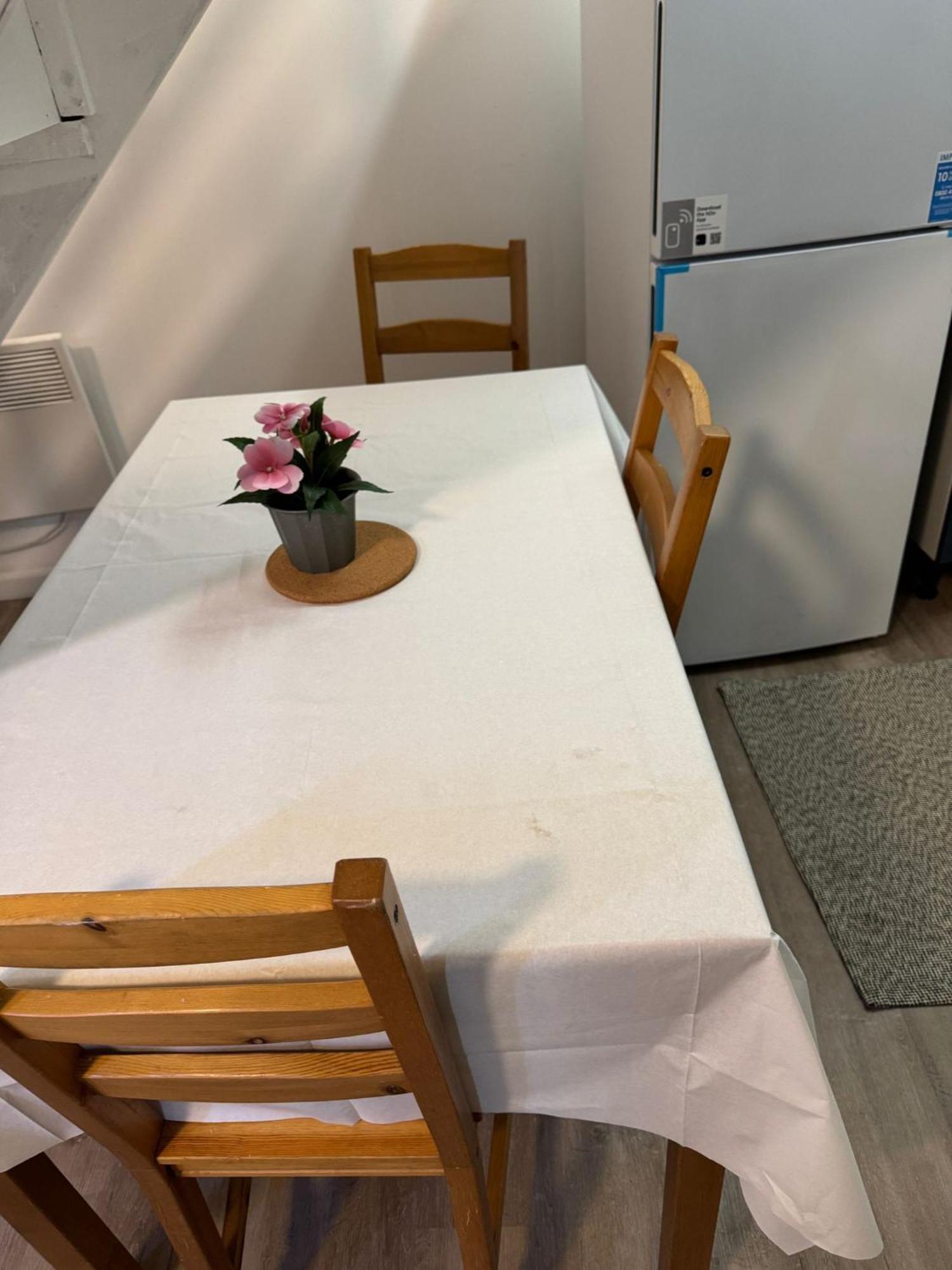 Apartamento With 3 Beds- 20 Min From Bridge And Gatwick Airport *