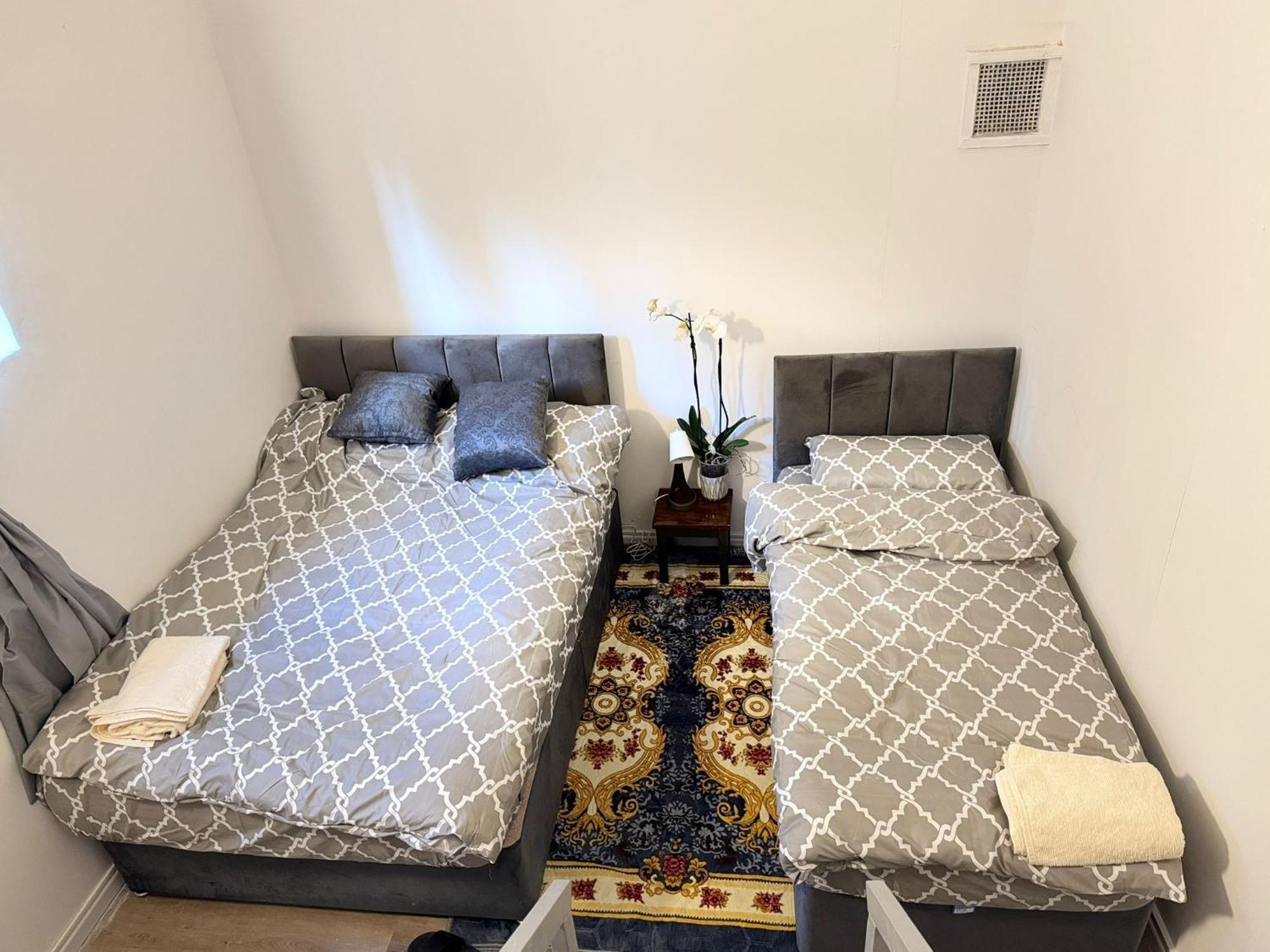 Apartamento With 3 Beds- 20 Min From Bridge And Gatwick Airport Londres