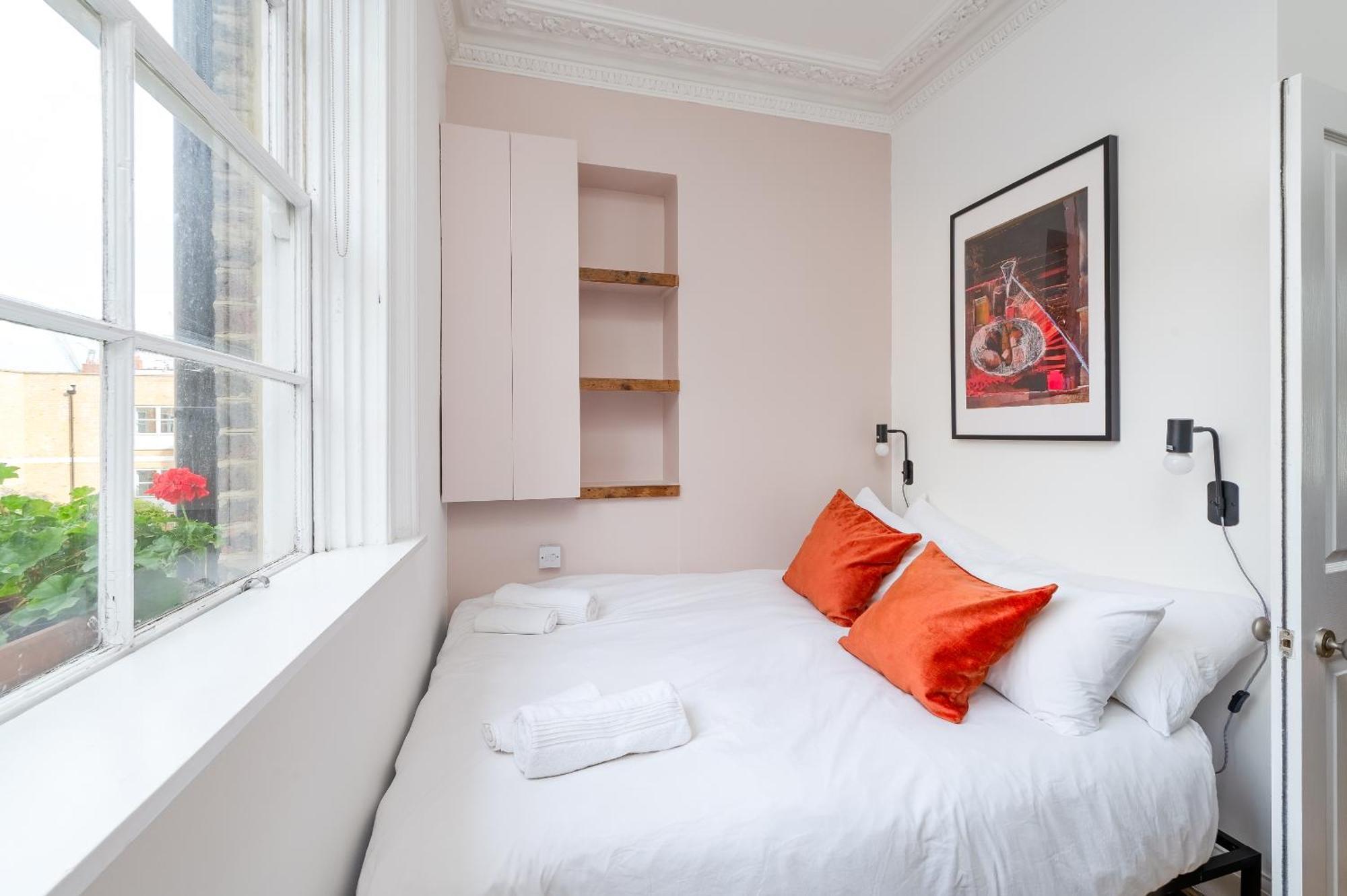 1 Bedroom Chic Flat By Hostarahomes, Sleeps Up To 4, Full Apartment, Location * Londres