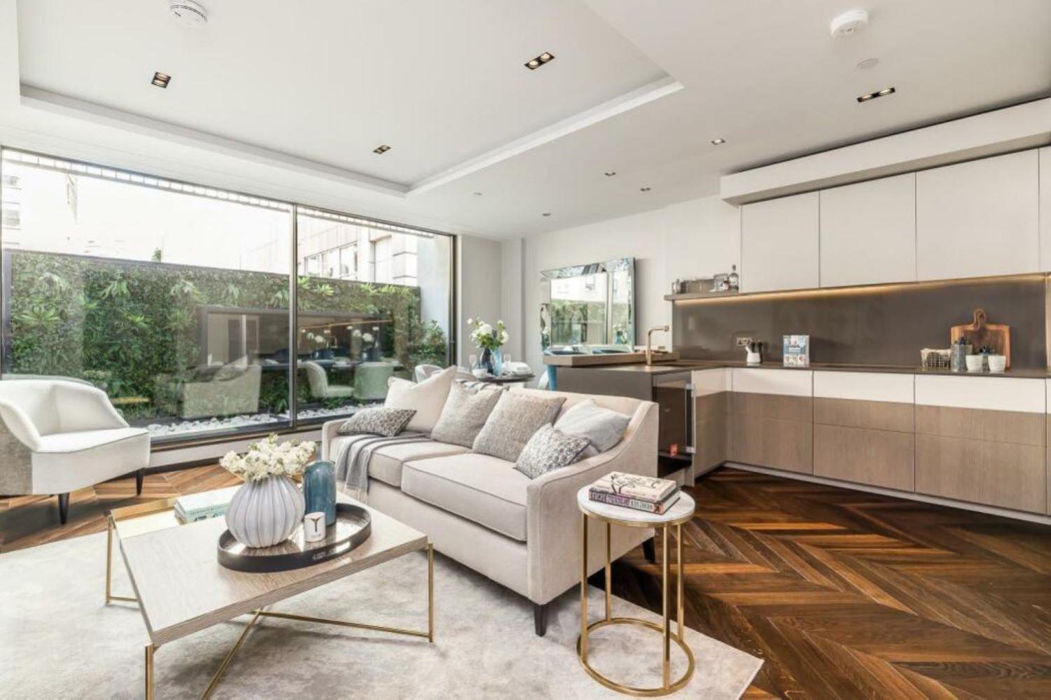 Apartment Modern Designer Central Leicester Square And Covent Garden Sleeps 6 London