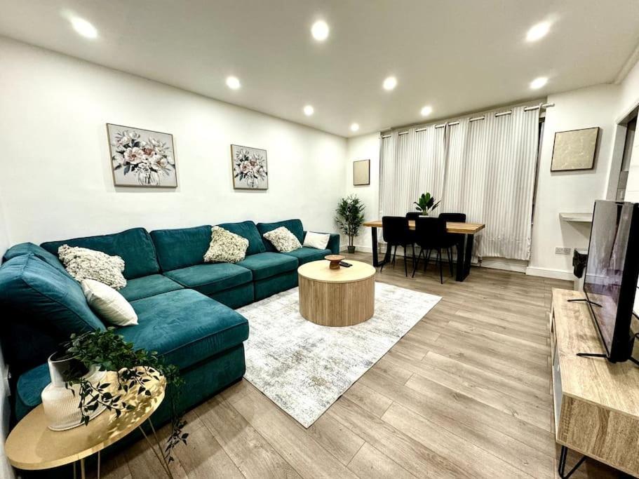 Baker Street Station 2 Bed London