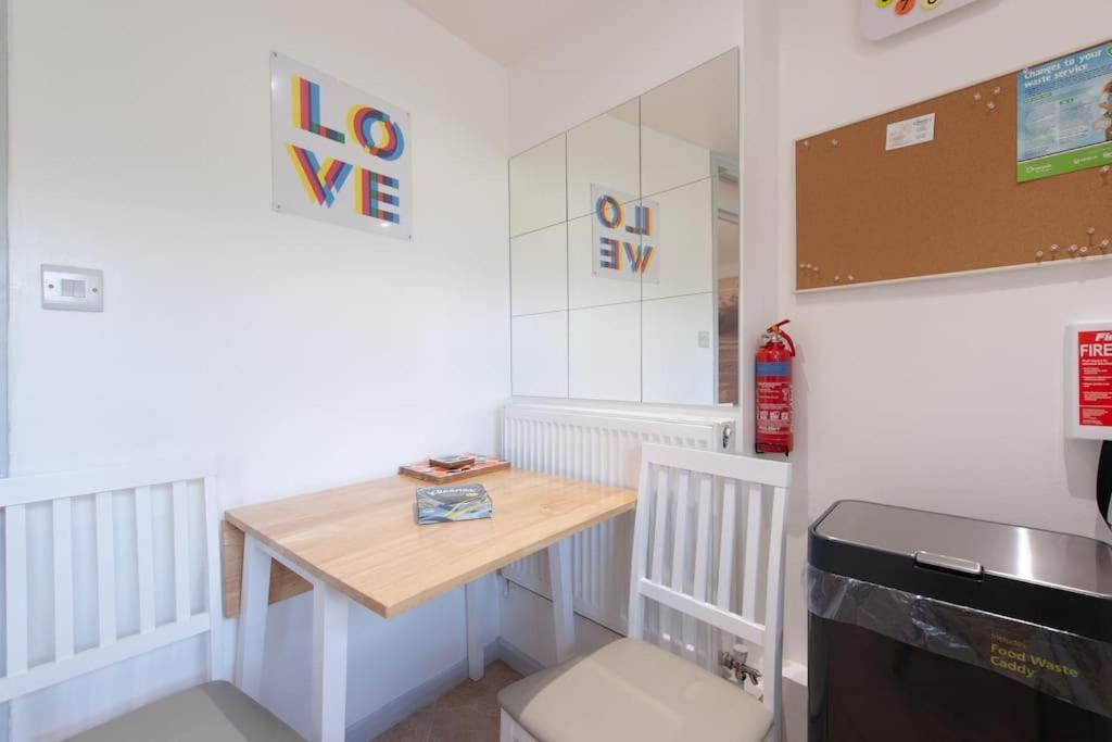 Apartment Lovely New Flat - 24c