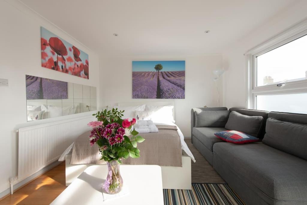 Apartment Lovely New Flat - 24c London