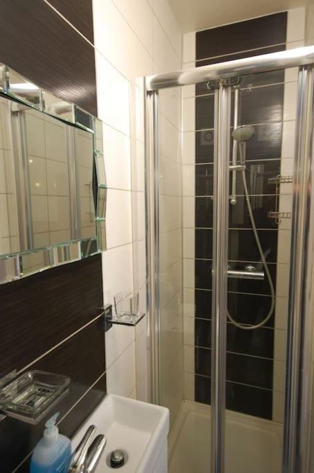 St 4 - Cosy, Modern N4 - 11mins Tube Apartment *