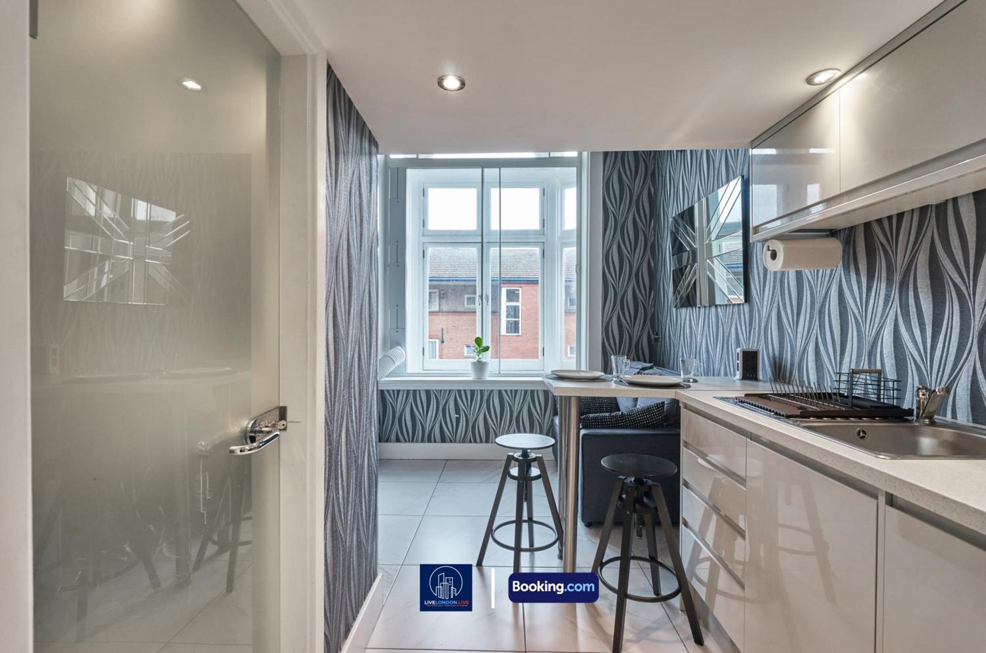 Apartment Last-minute Escape L Sleeps Up To 3 L Spectacular By Live Short Lets & Serviced London