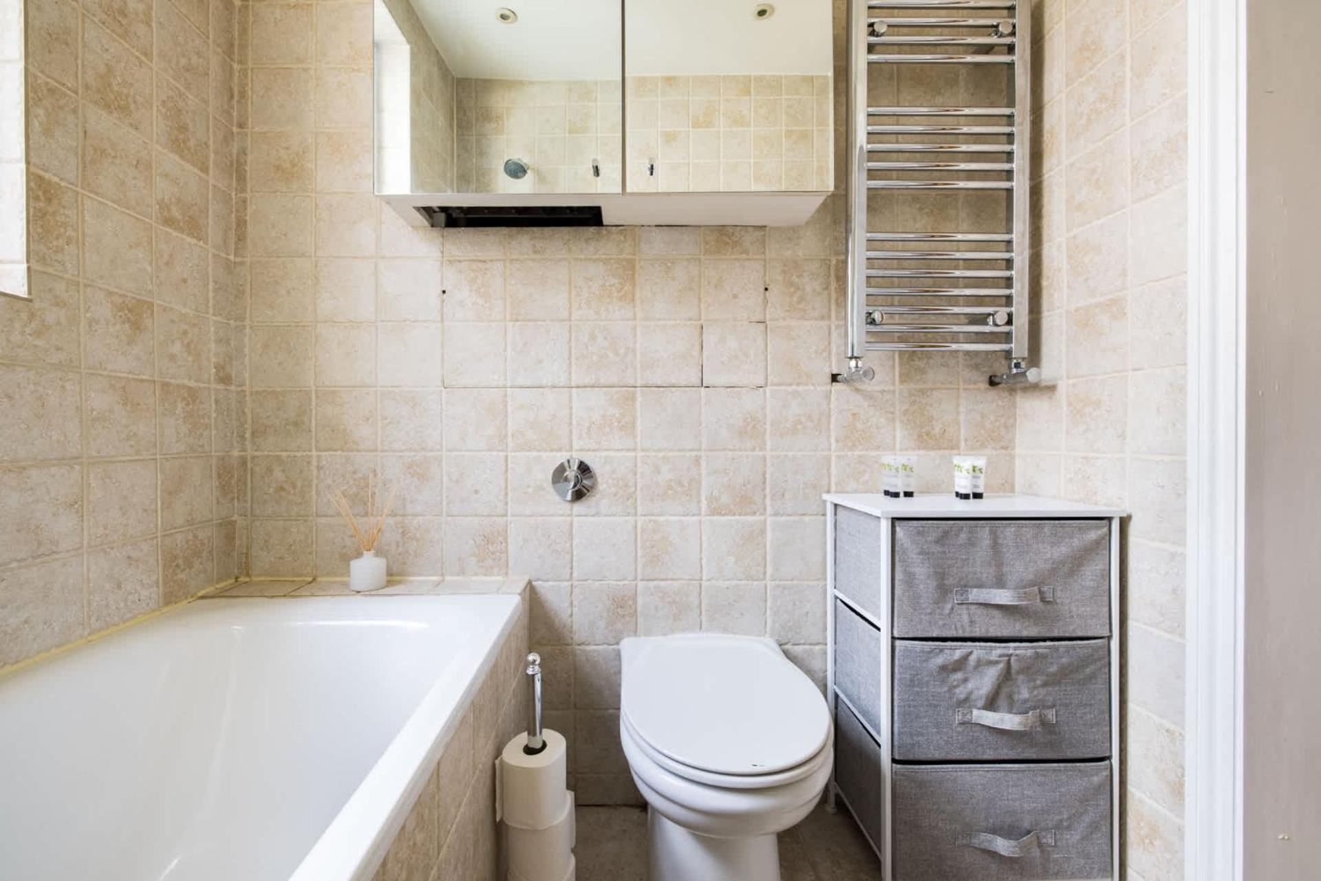 Contemporary 1 Bedroom Bloomsbury Apartment *