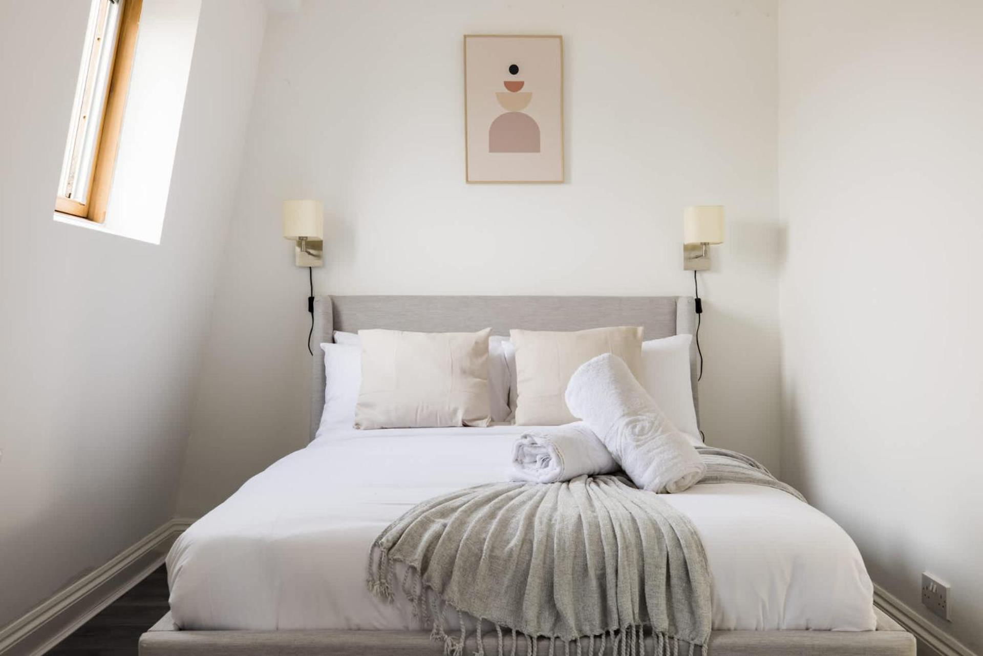 Contemporary 2 Bedroom In Shepherd's Bush London