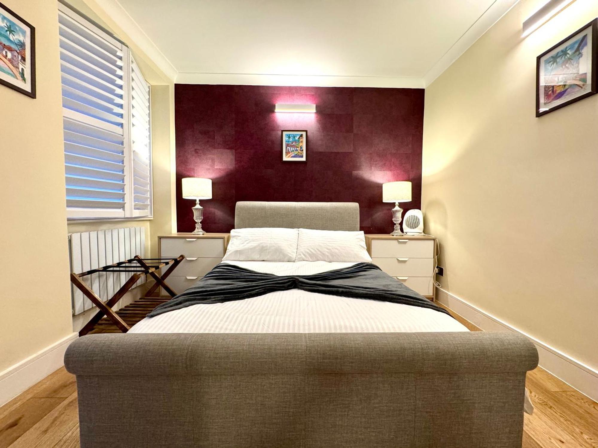 2 Bedroom In South Kensington By Wild Apartamento *