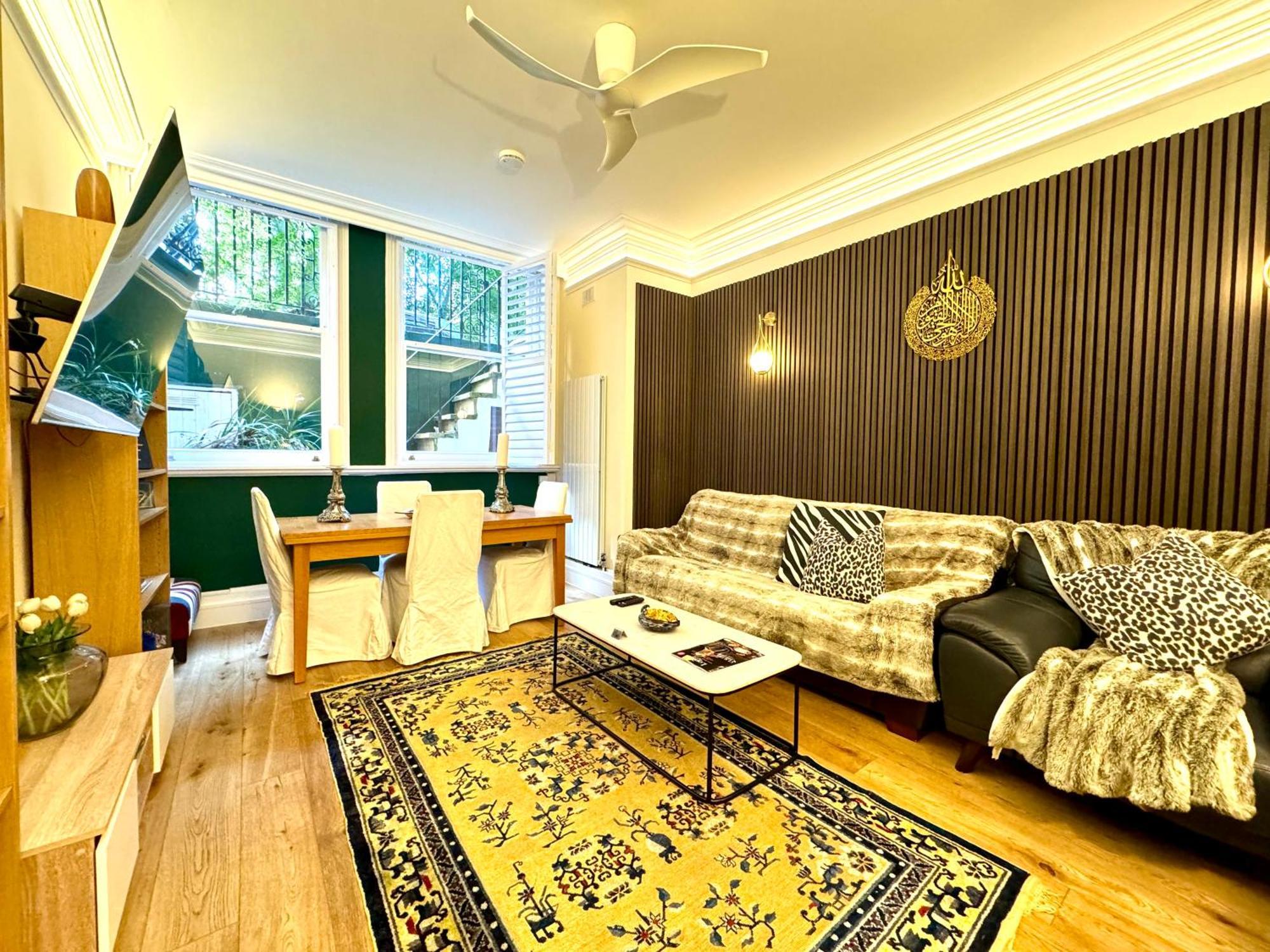 2 Bedroom In South Kensington By Wild *