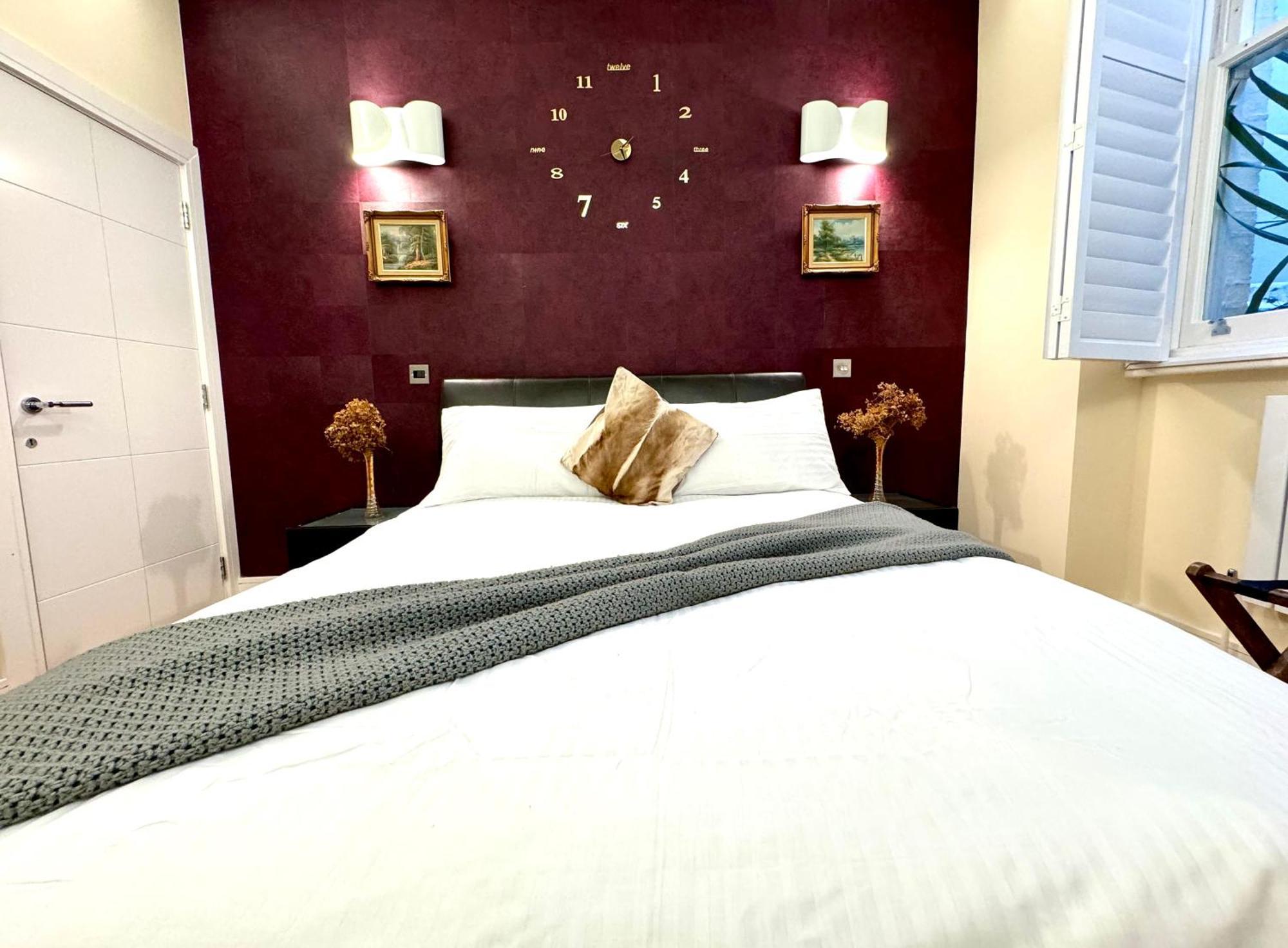 2 Bedroom In South Kensington By Wild Apartment