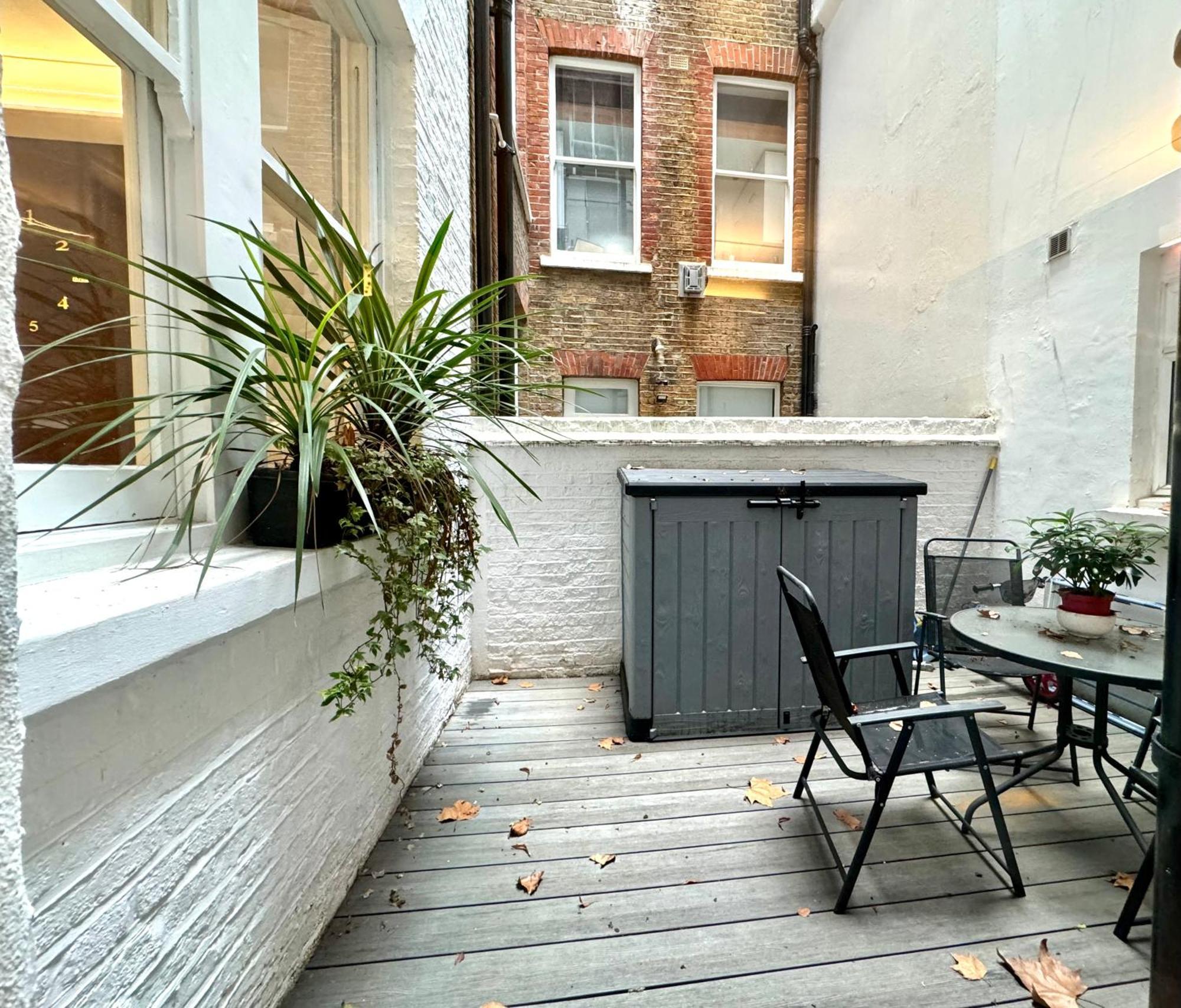 2 Bedroom In South Kensington By Wild *