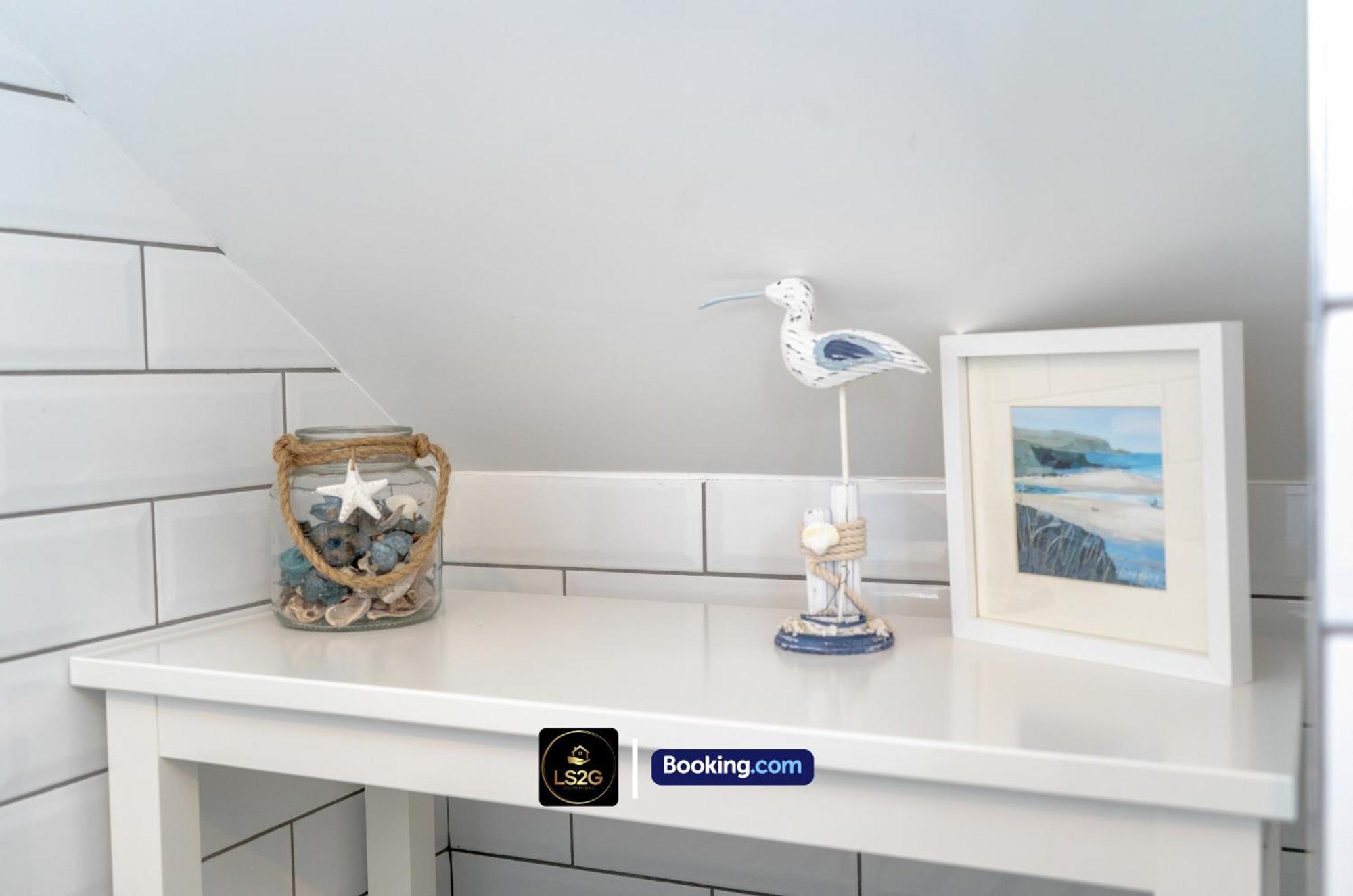 Stunning House By Ls2g Short Lets & Serviced Greater With Free Wifi London