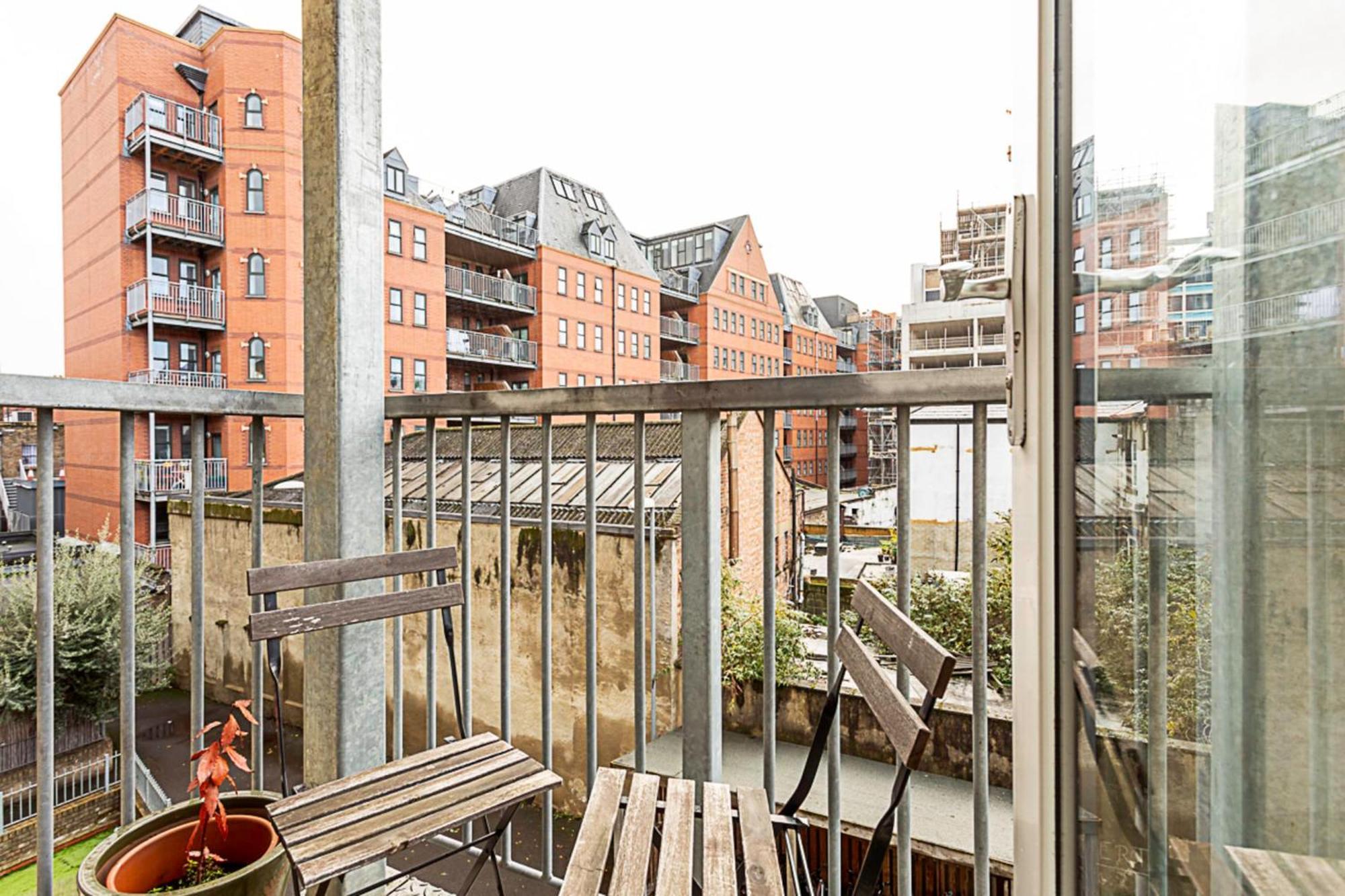 Bright Flat In Historic Whitechapel Apartment London