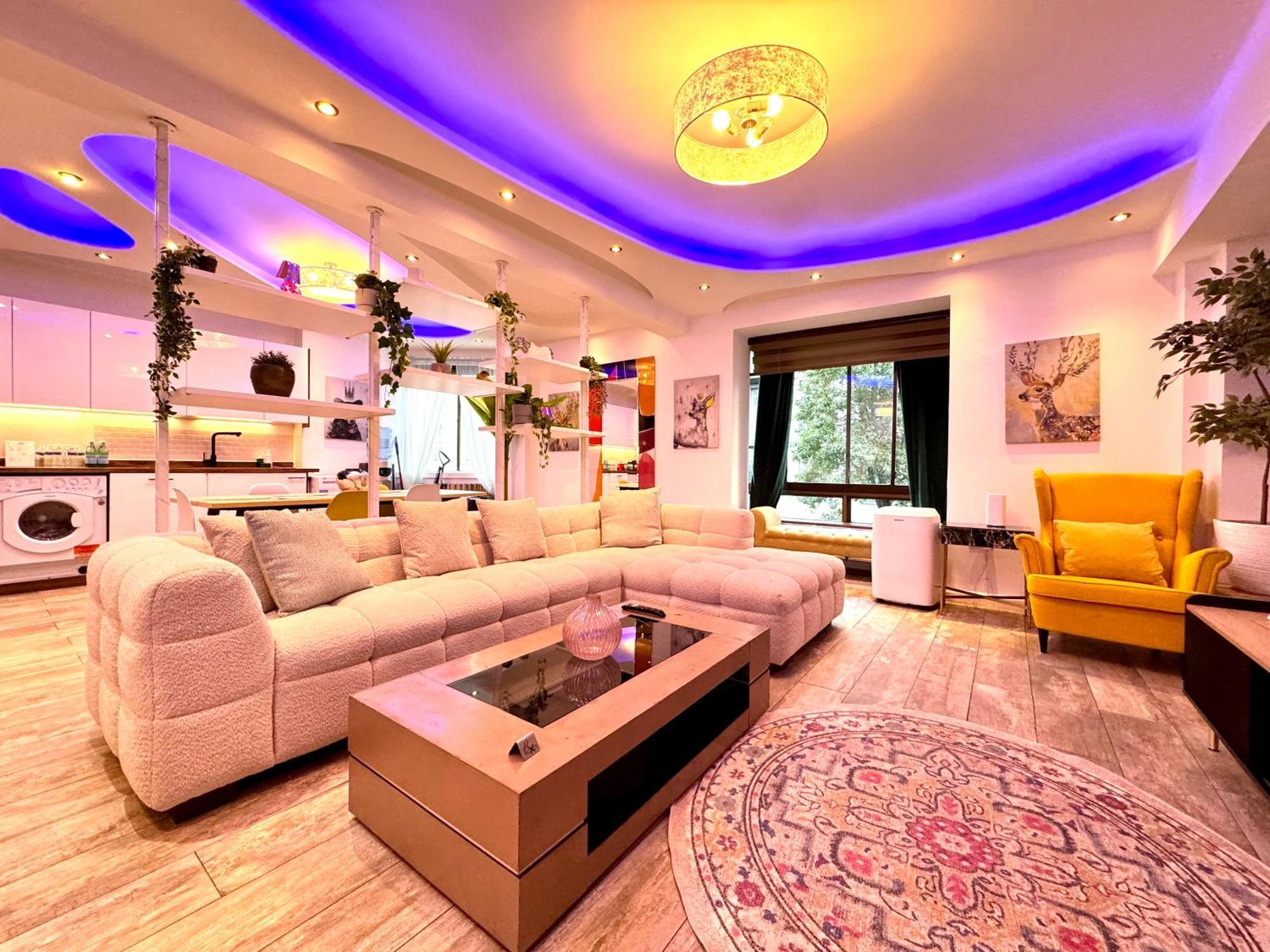 One Hyde Park By Wild Apartment *