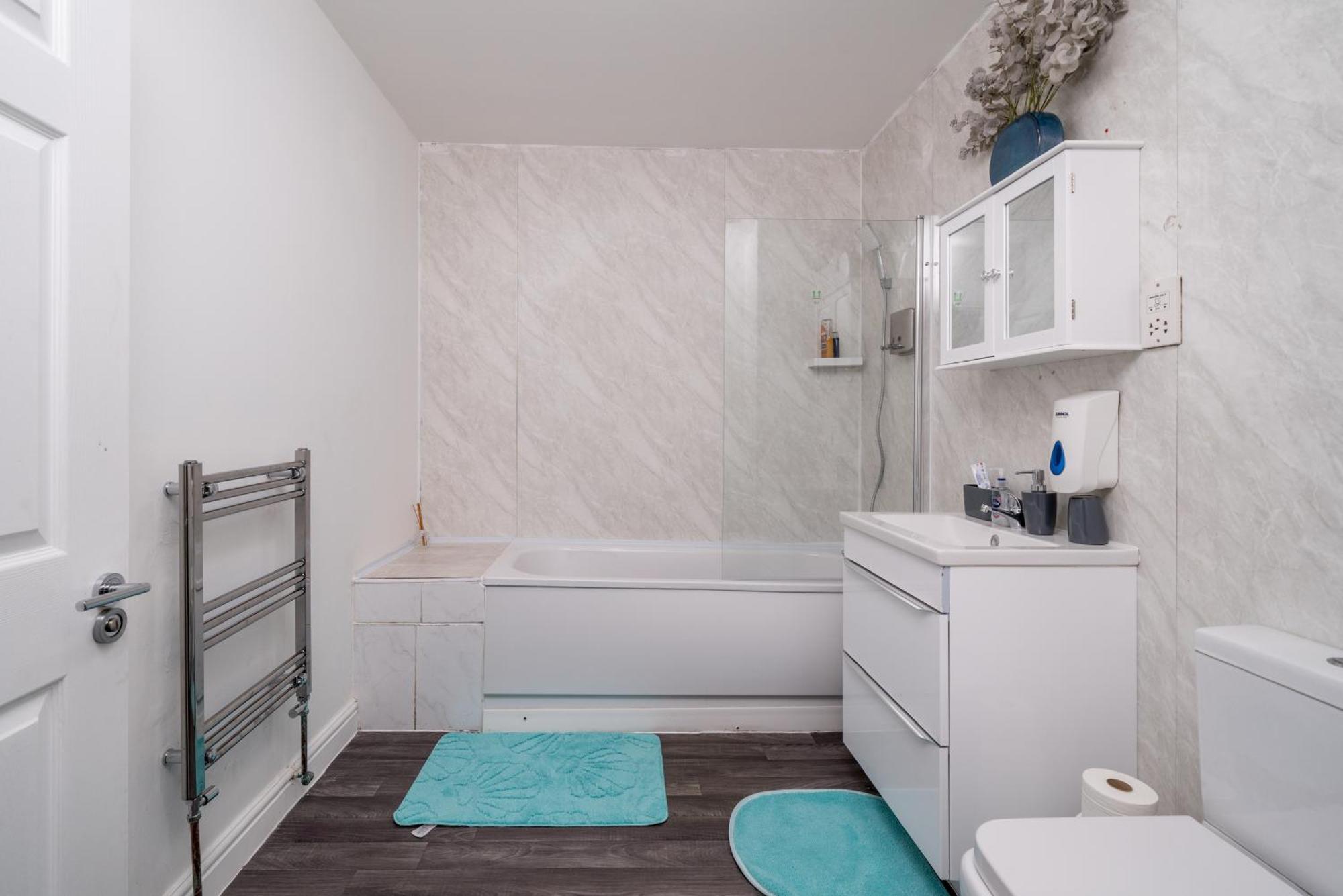 Apartment 3 Bed By Canning Town Station London