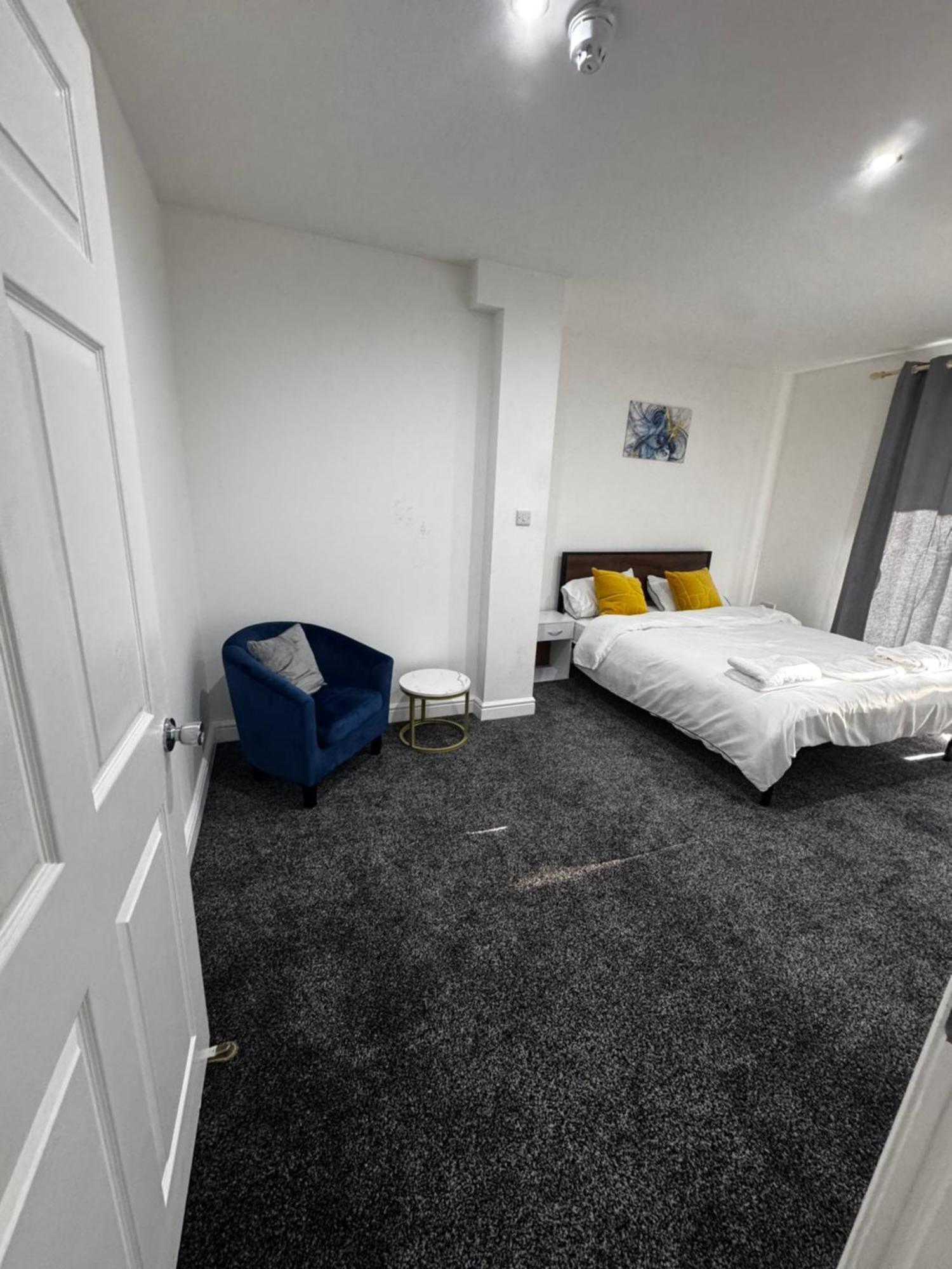 Apartment 3 Bed By Canning Town Station *